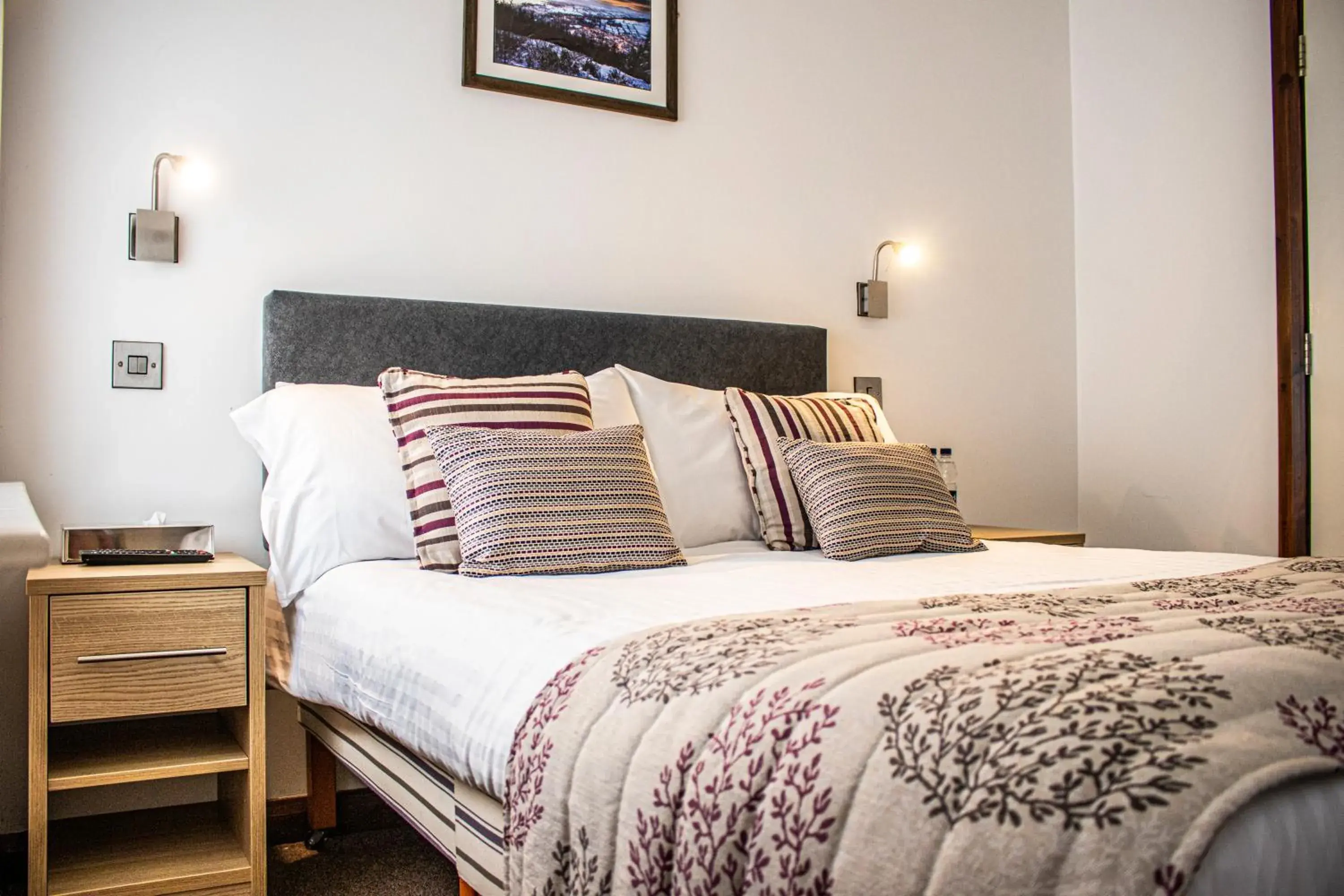 Double Room - Disability Access in The Rostrevor Inn Double Room - Disability Access in The Rostrevor Inn