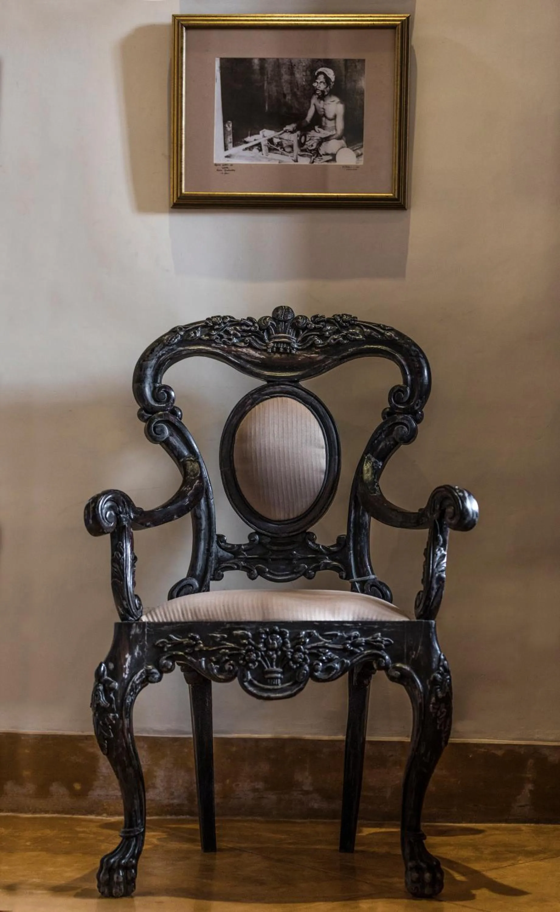 Decorative detail in Thambili House by Edwards Collection - Galle Fort