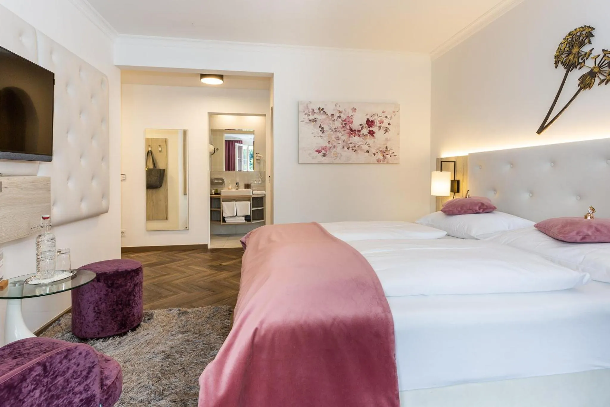 Photo of the whole room, Bed in Boutiquehotel Bergvilla