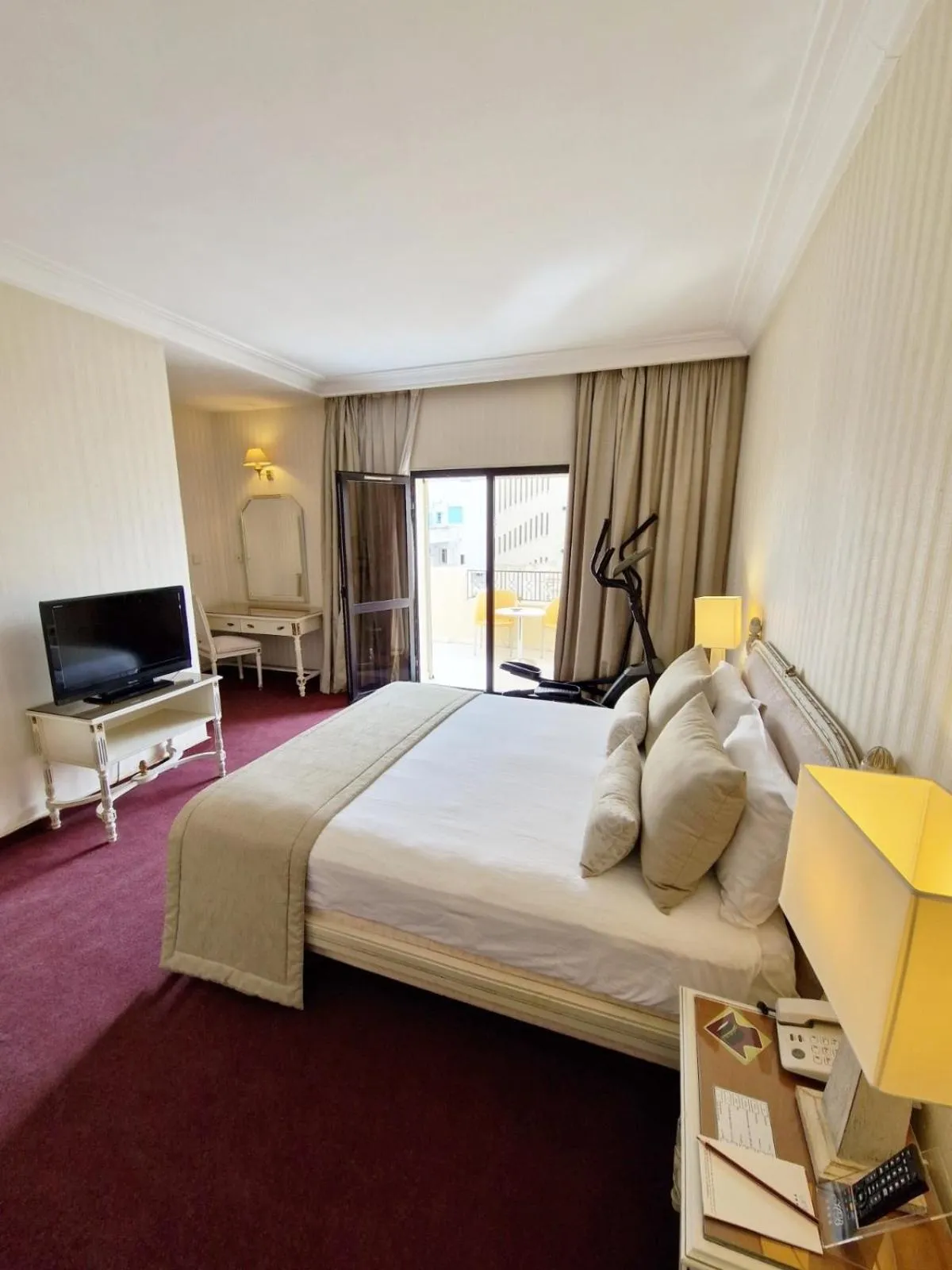 Bedroom, Bed in Hôtel Belvédère Fourati