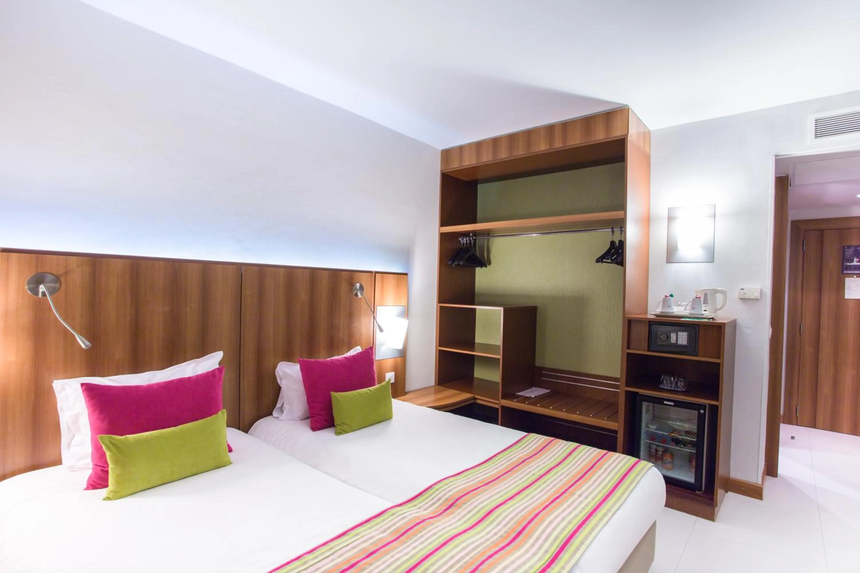 Bedroom, Bed in Hôtel Belvédère Fourati