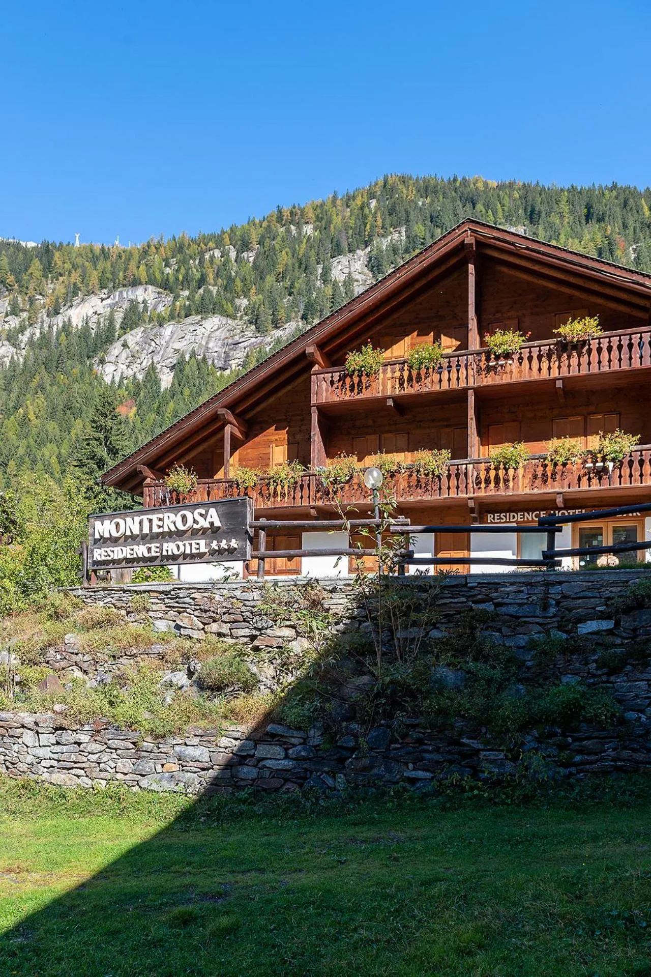 Property building in Residence Monterosa