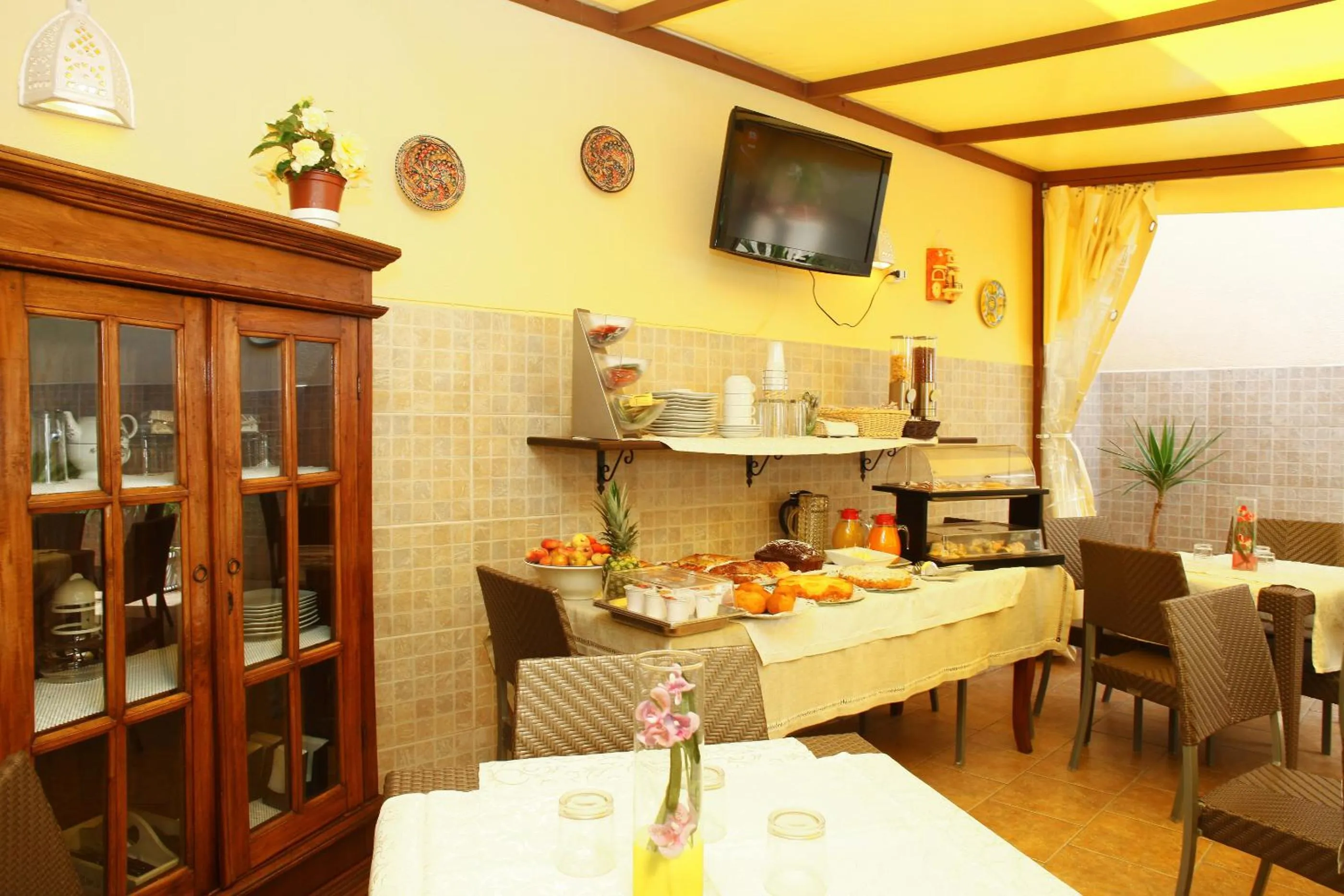 Buffet breakfast in Coralia Bed & Breakfast