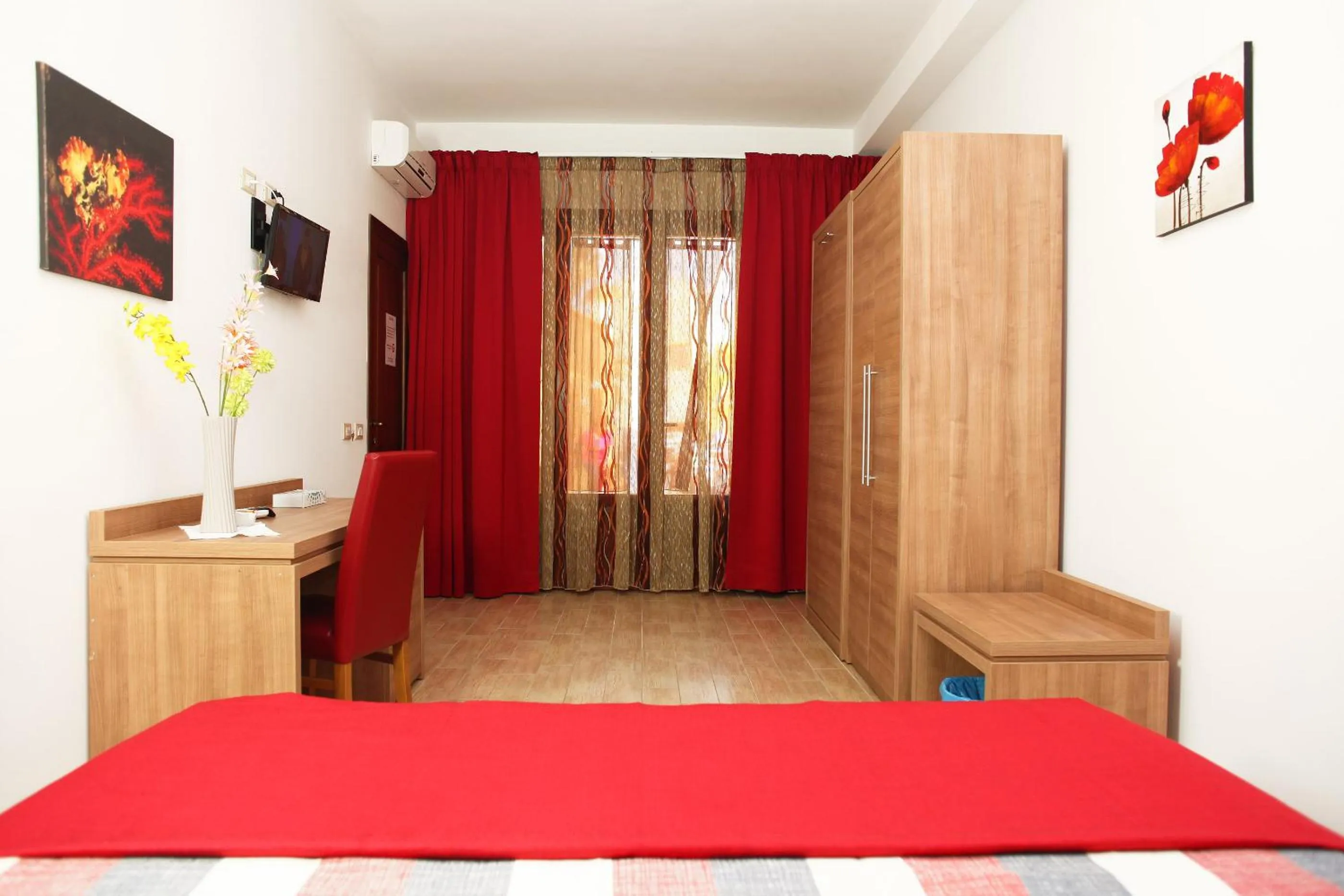 Patio, Bed in Coralia Bed & Breakfast