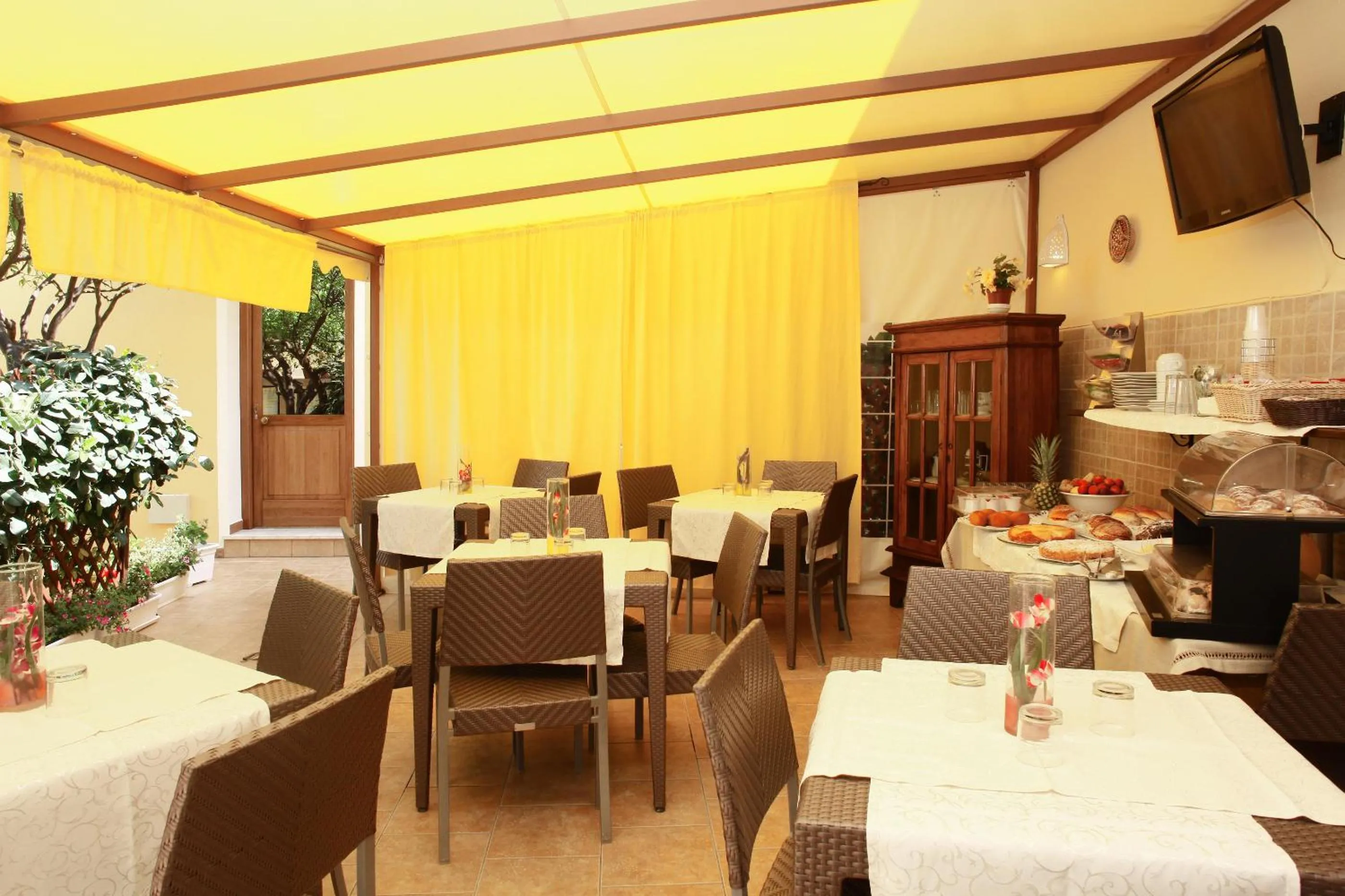 Buffet breakfast in Coralia Bed & Breakfast