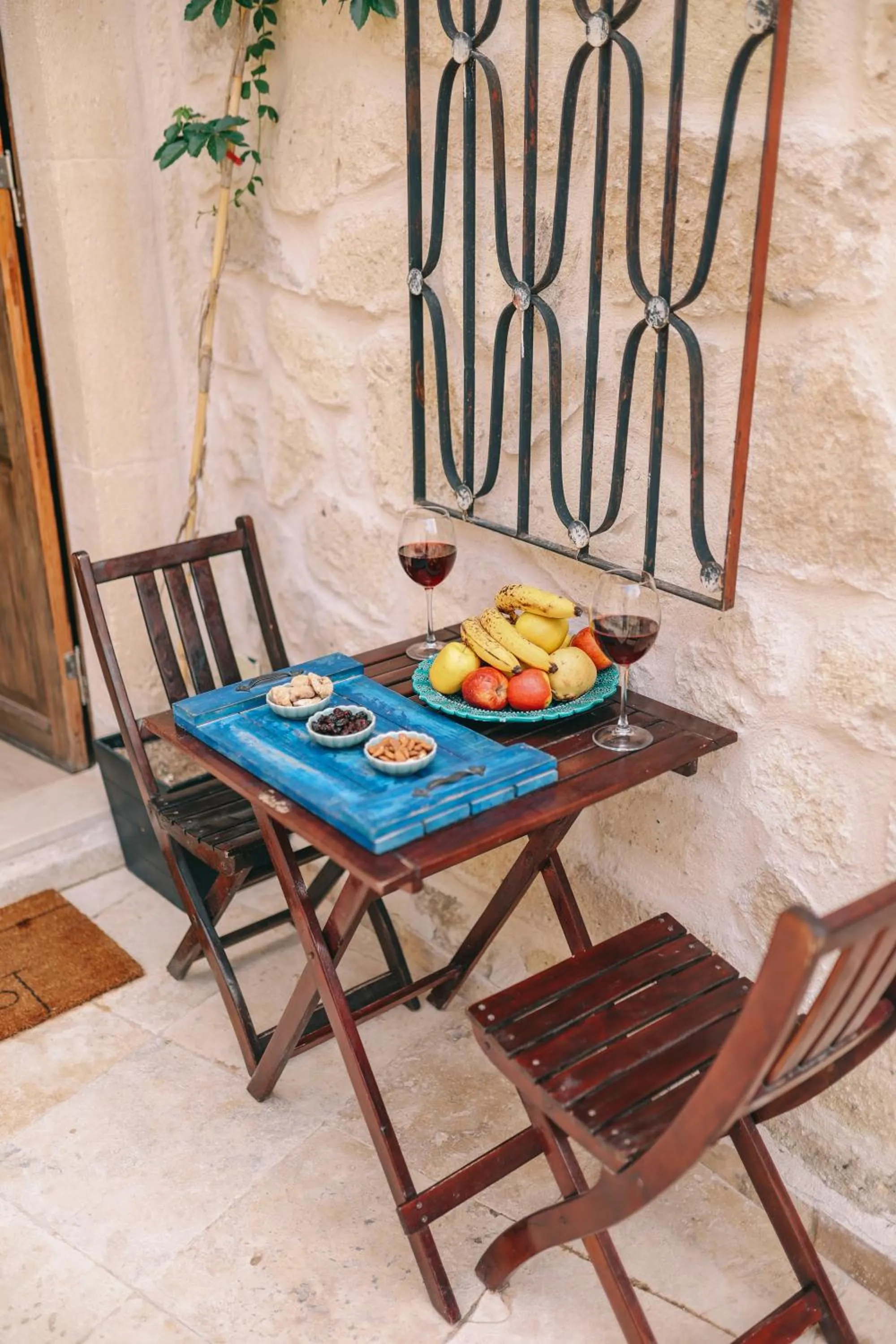 Patio in Elaa Cave Hotel