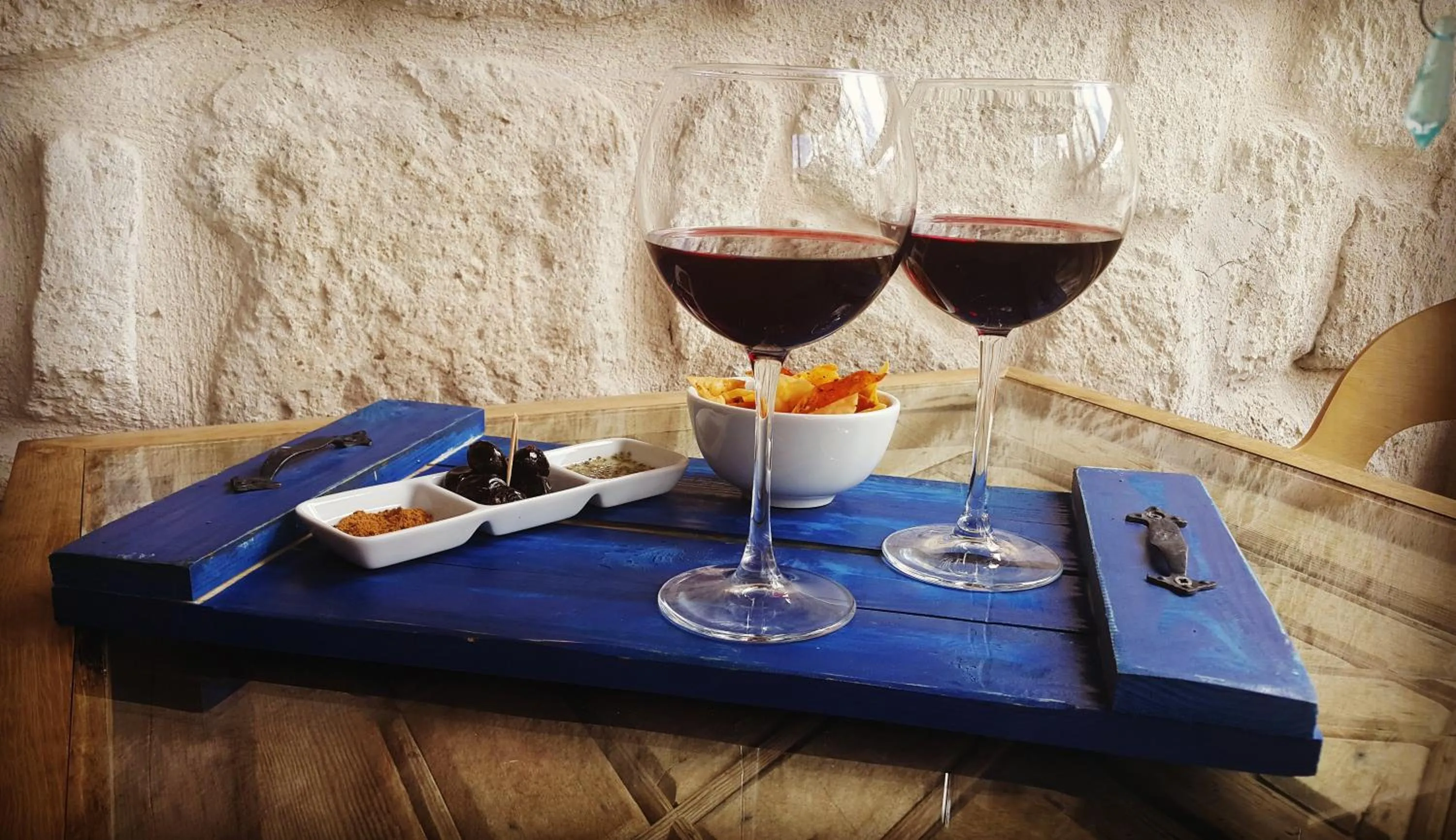 Drinks in Elaa Cave Hotel