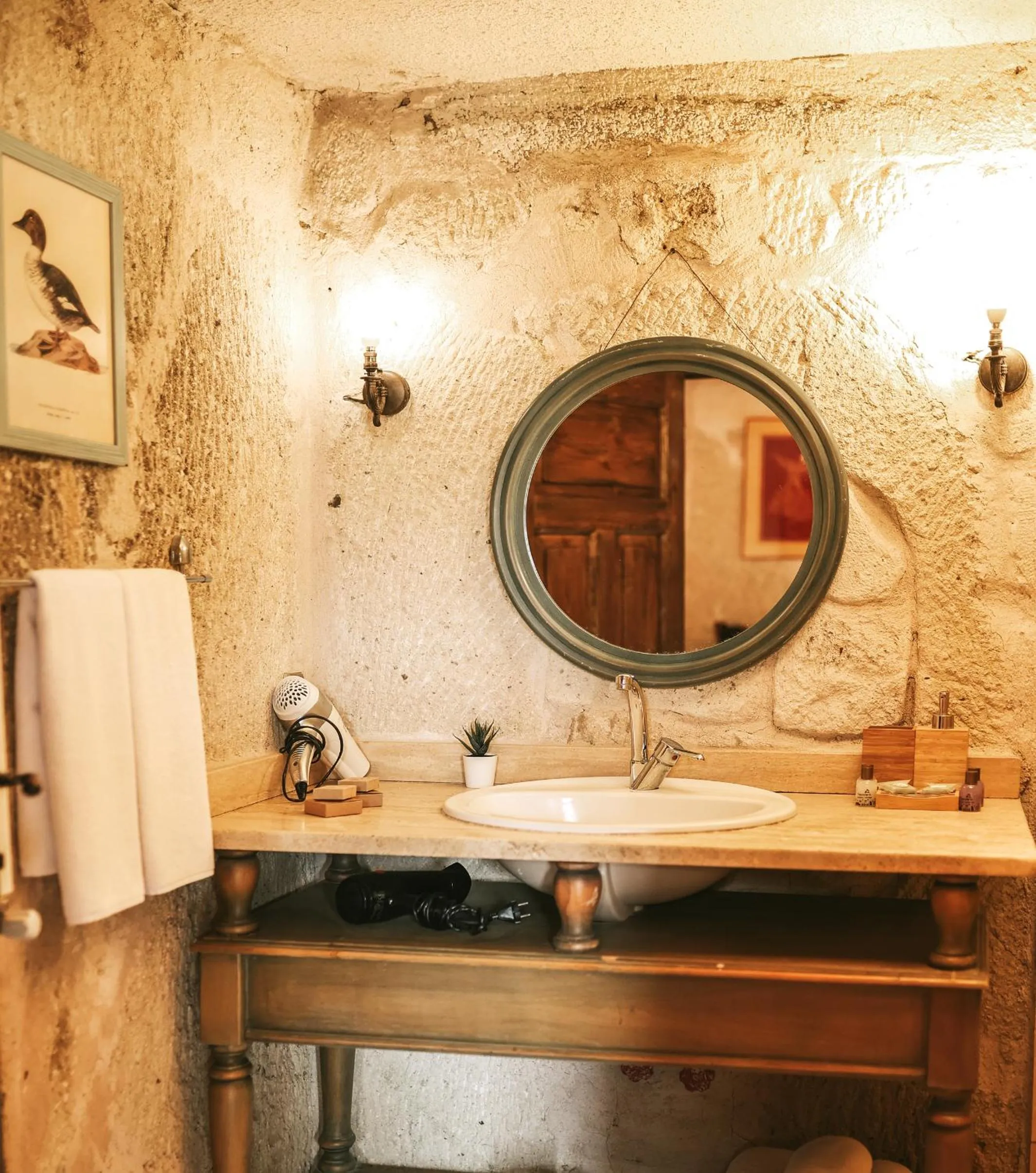 Bathroom in Elaa Cave Hotel