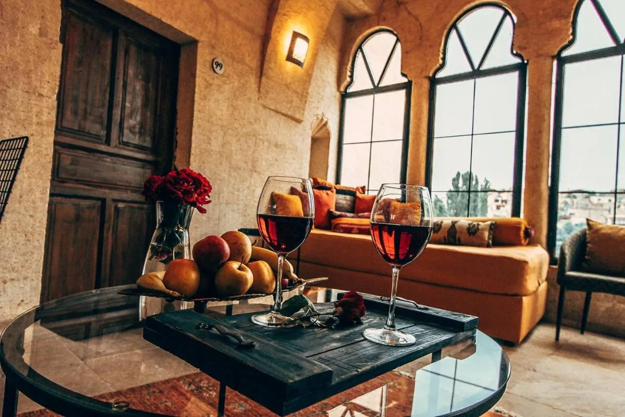 Food and drinks in Elaa Cave Hotel