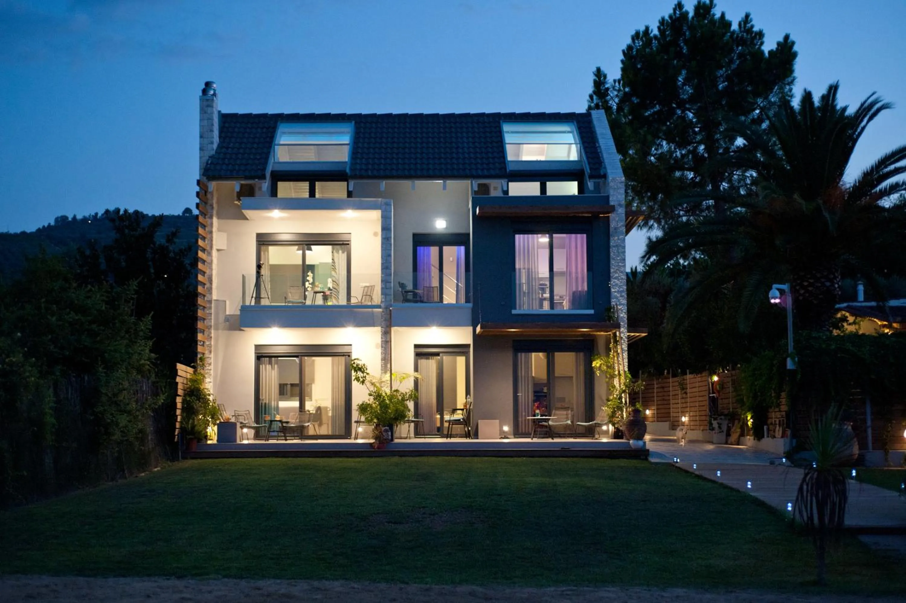 Facade/entrance in Seacret Apartments