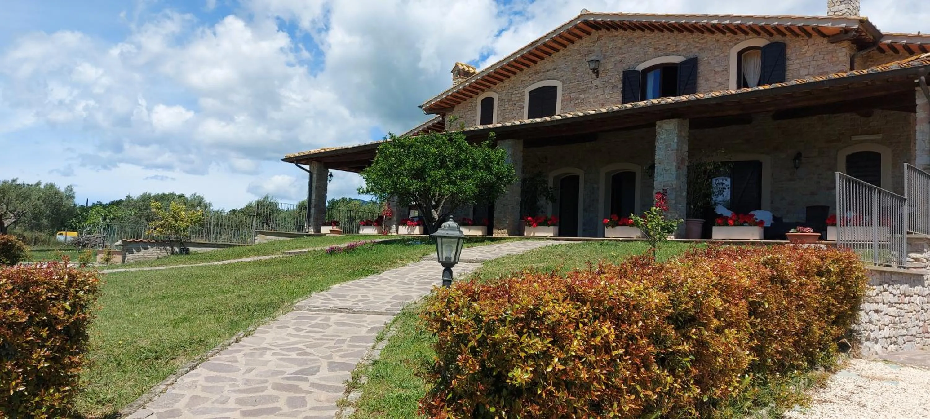 Property building in Villa Klinai