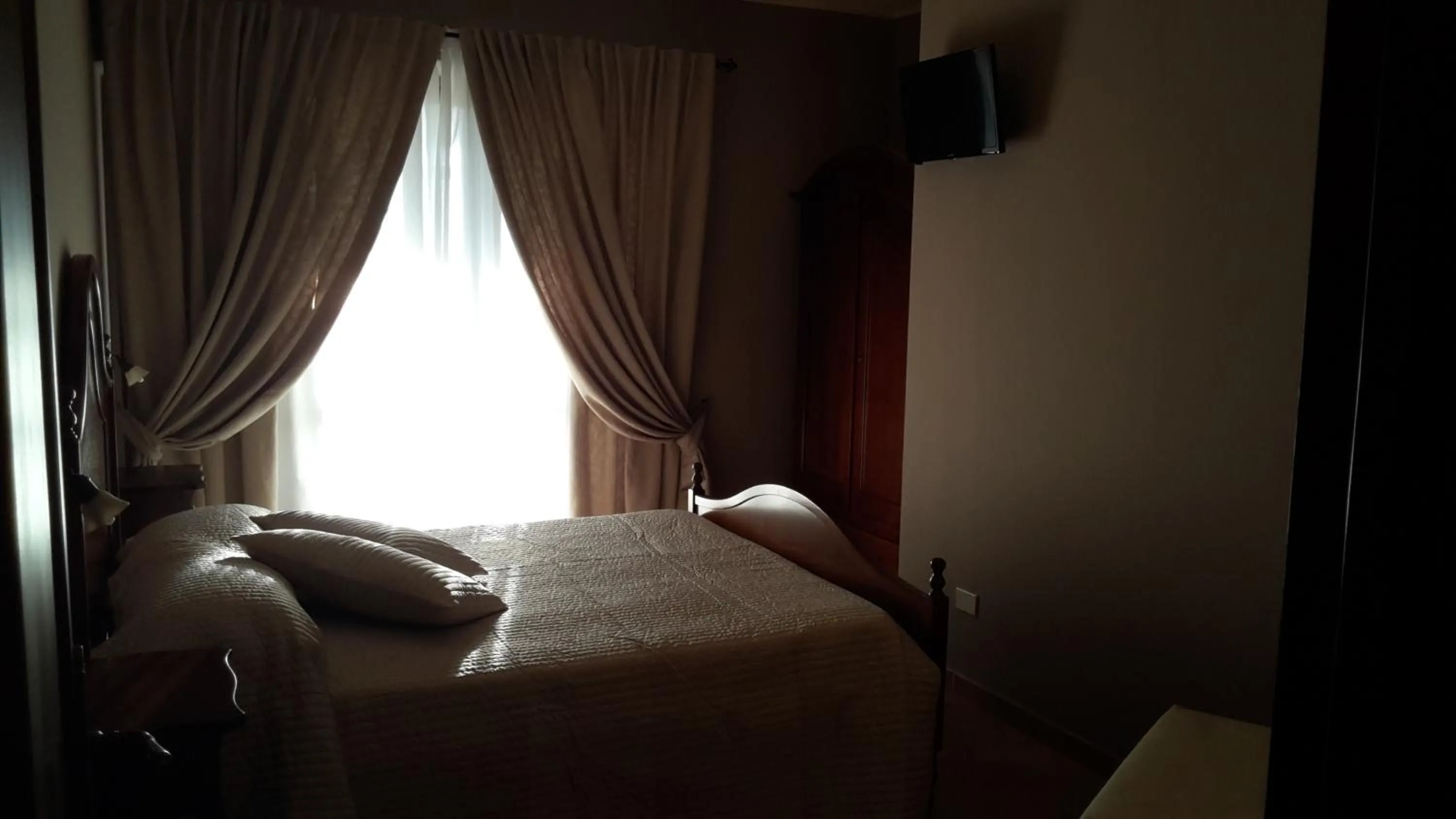 View (from property/room), Bed in Villa Klinai