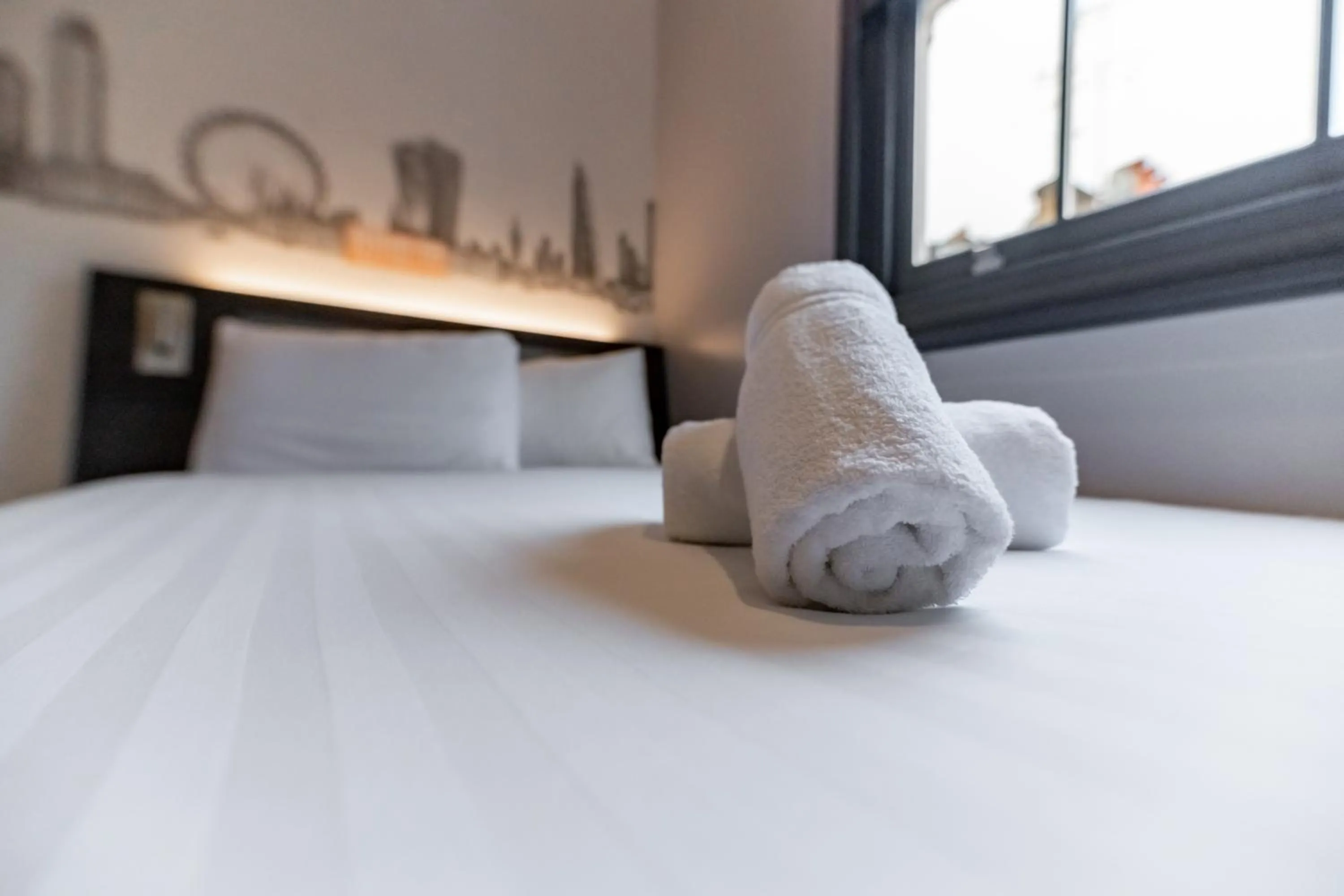 Bed in easyHotel Victoria