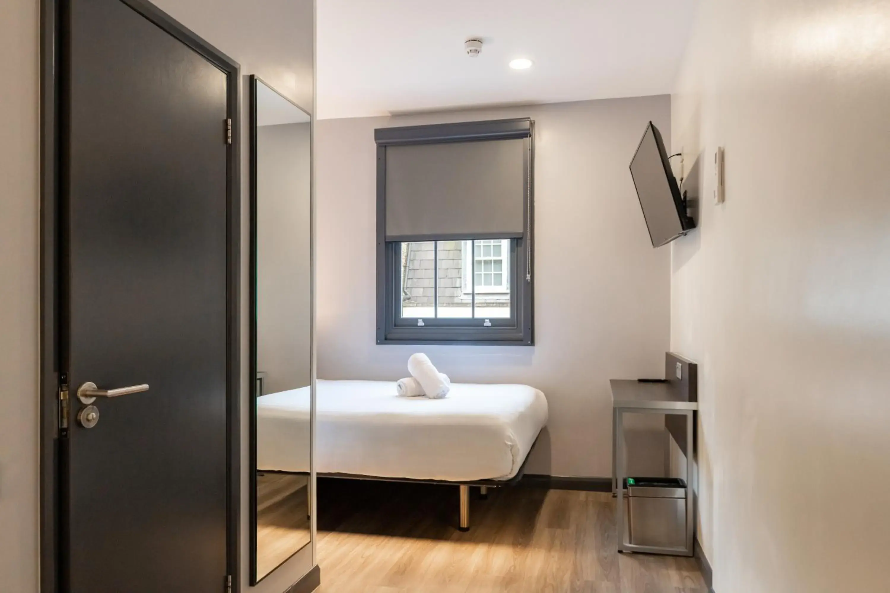 Family Room in easyHotel Victoria Family Room in easyHotel Victoria