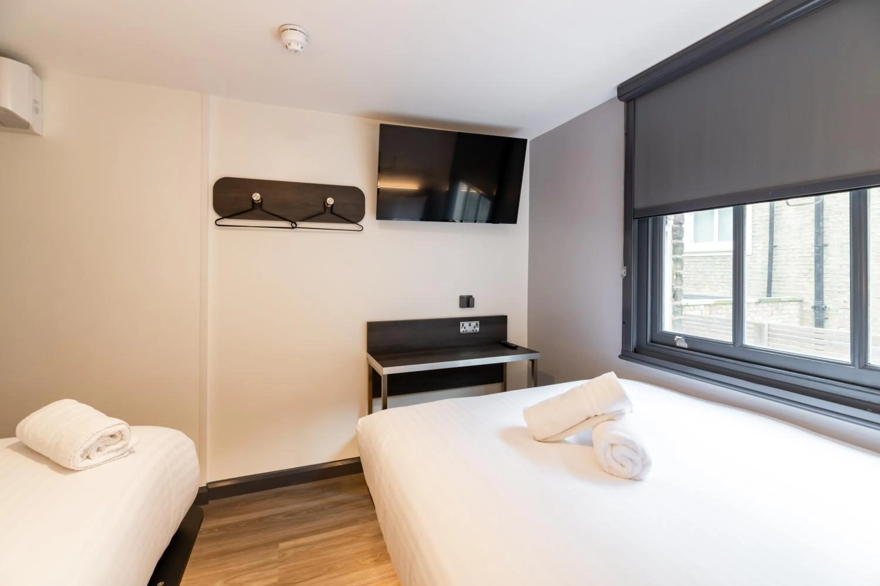 TV and multimedia, Bed in easyHotel Victoria