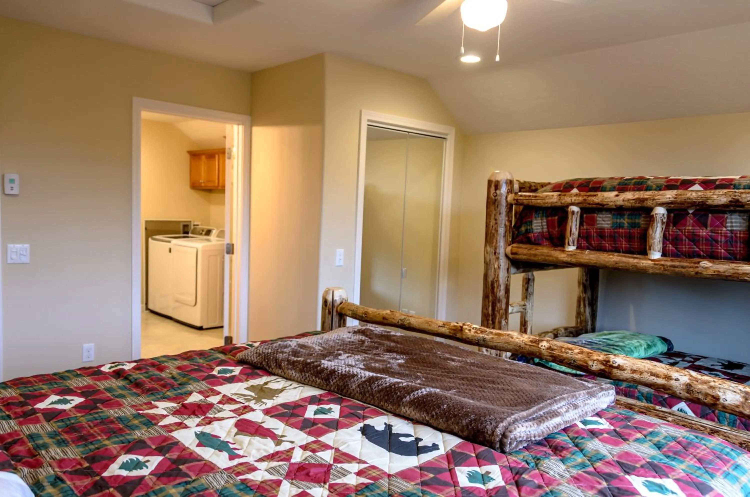 Bed in Eagle's Eye Vacation Rentals