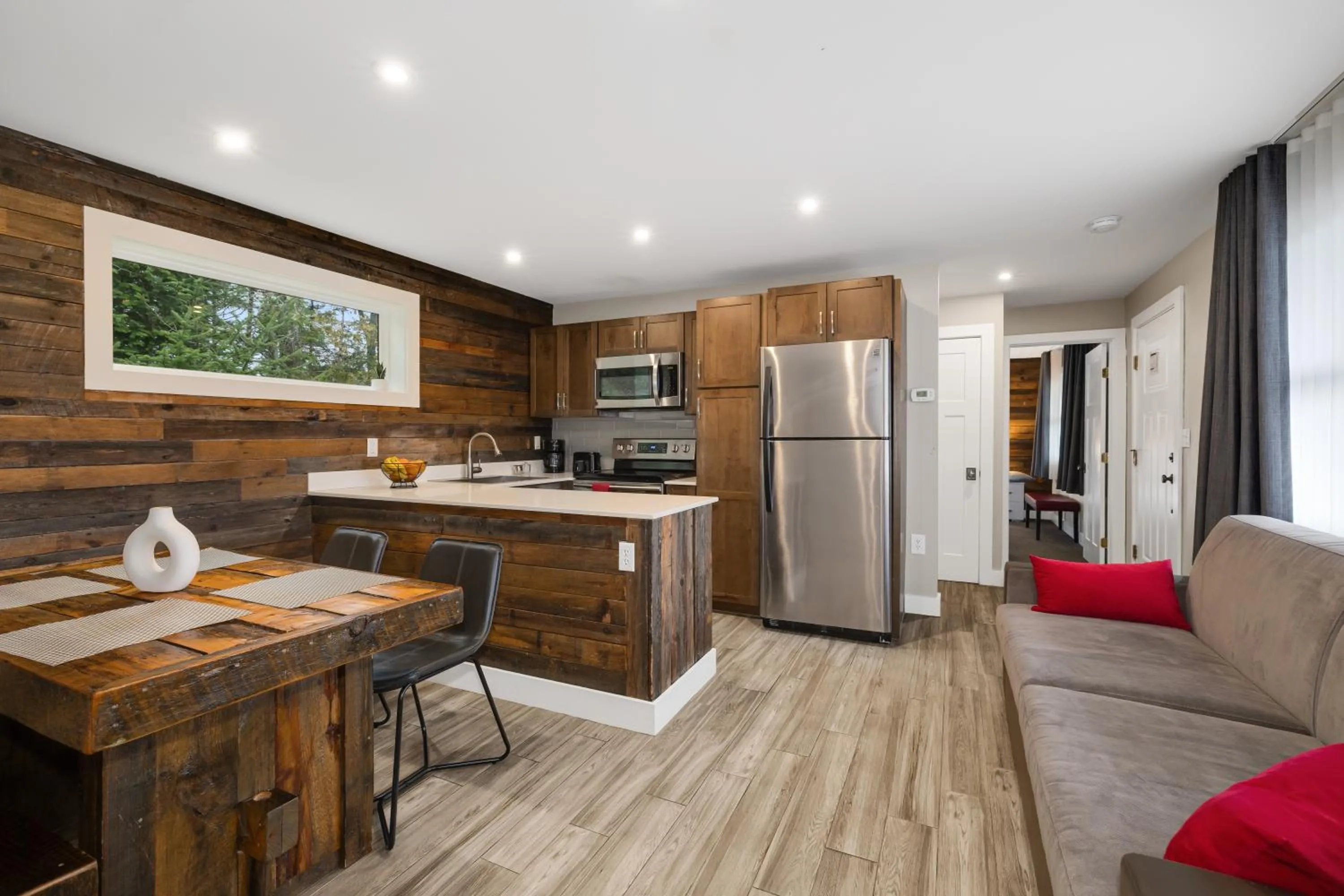 Kitchen or kitchenette in Lake Placid Inn: Residences