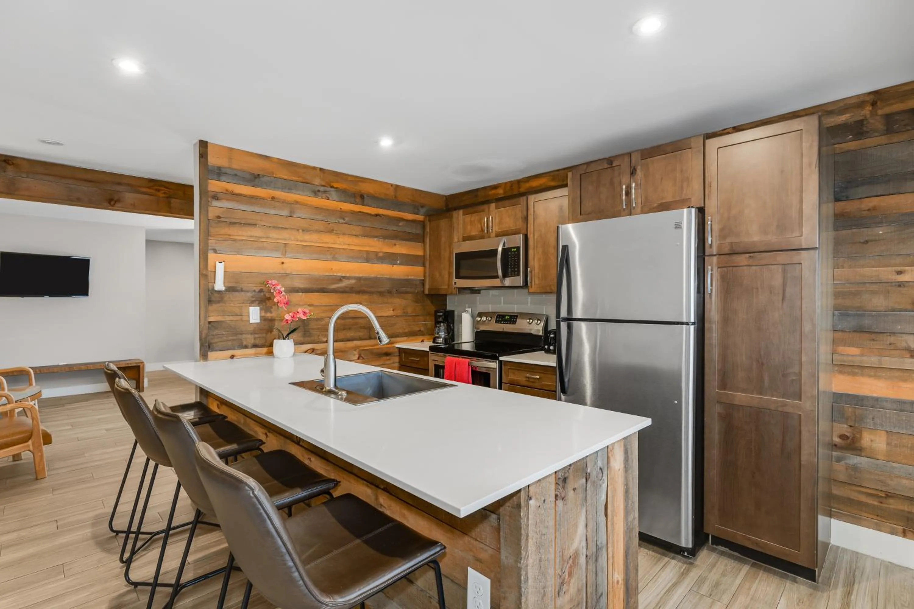 Kitchen or kitchenette in Lake Placid Inn: Residences