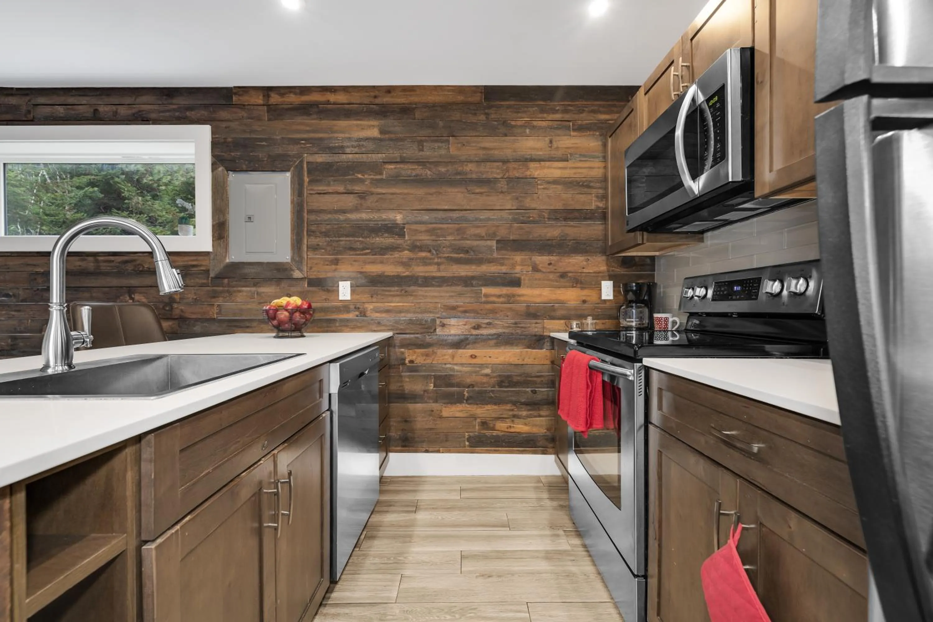 Kitchen or kitchenette in Lake Placid Inn: Residences