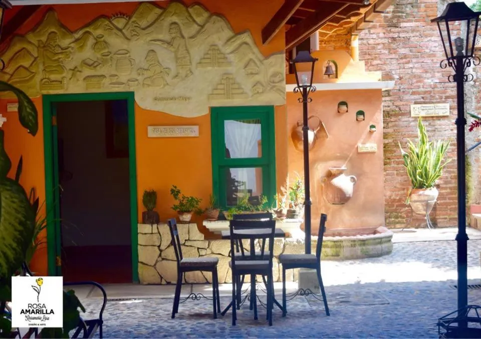 Facade/entrance in Hotel Plaza Yat Balam