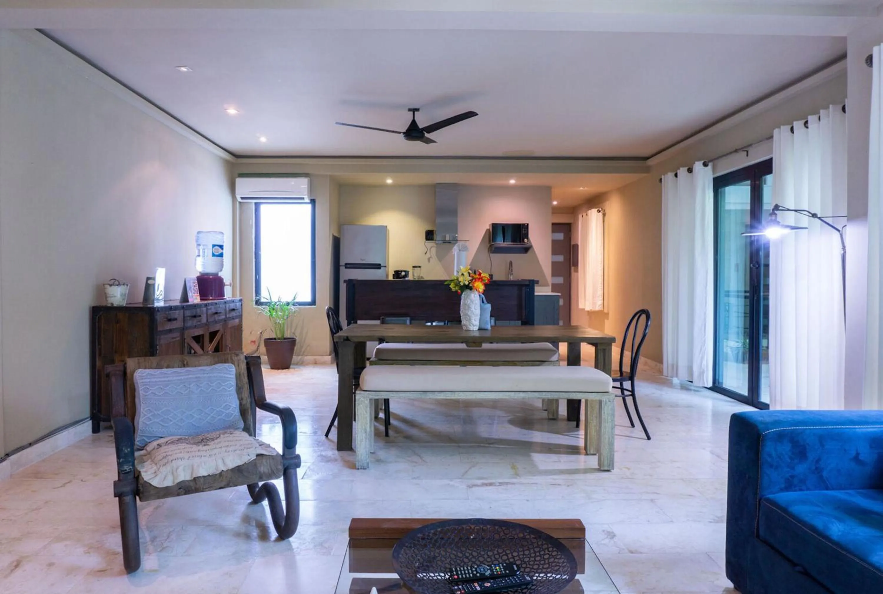 Living room in Lotus Midtown Apartments by BVR