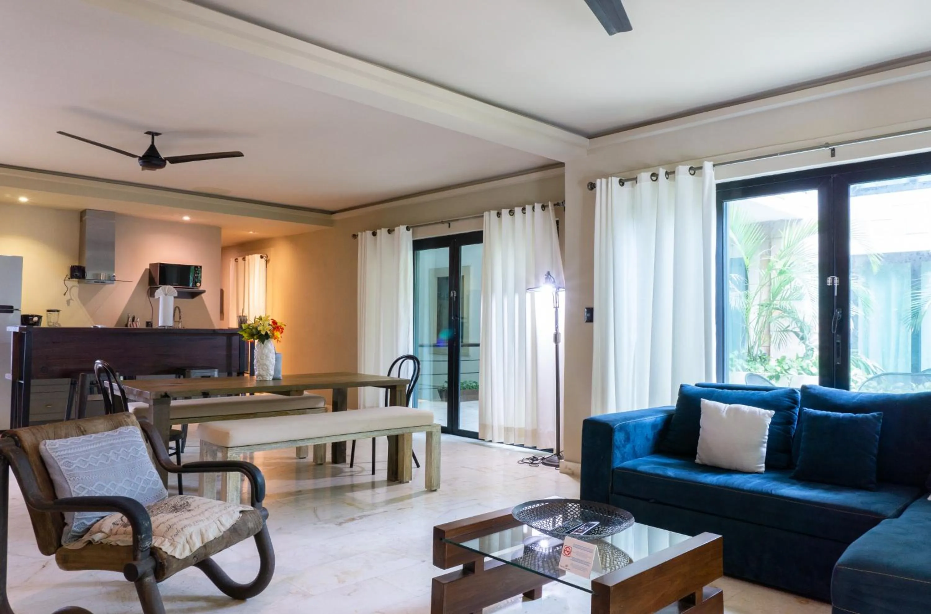 Living room in Lotus Midtown Apartments by BVR