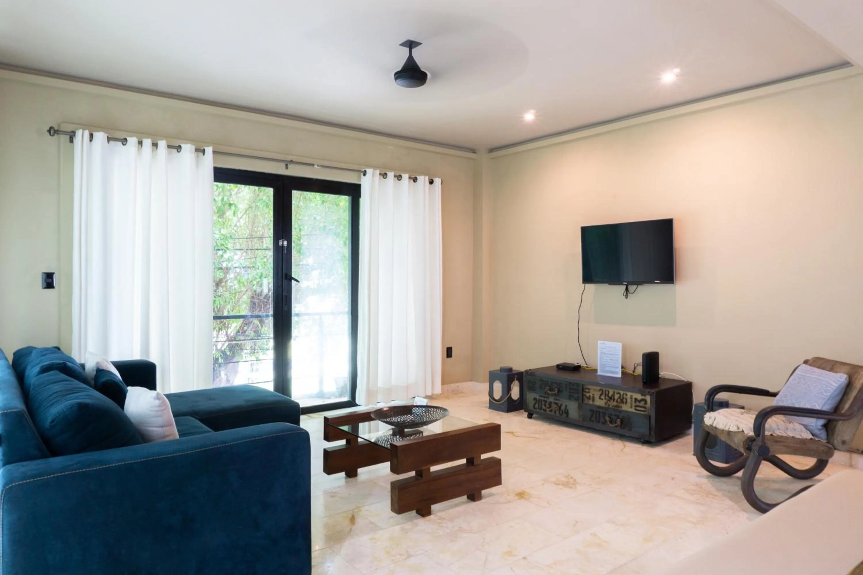 Living room in Lotus Midtown Apartments by BVR