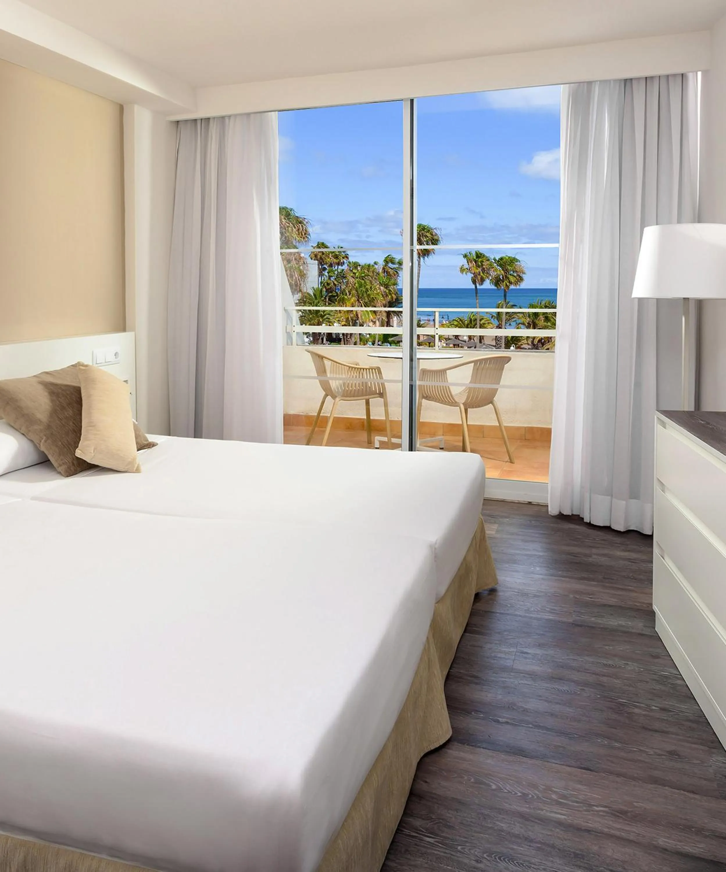 Bed in Sol Lanzarote - All Inclusive