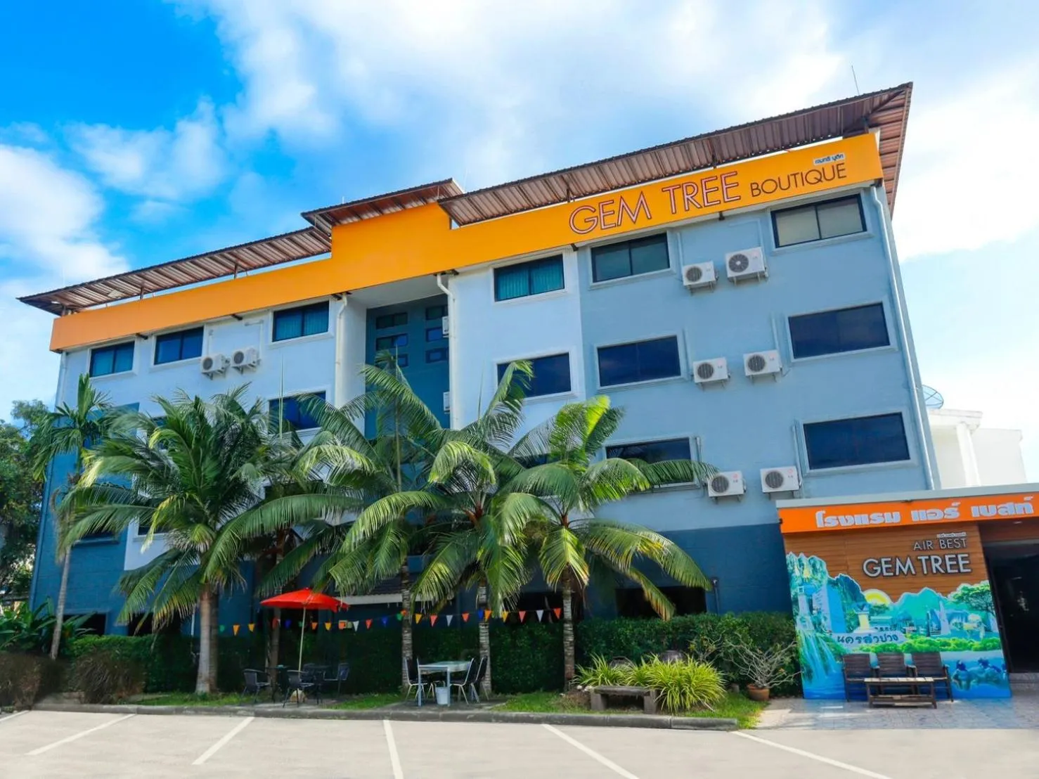 Property building in AIRBEST Gemtree Lampang Hotel