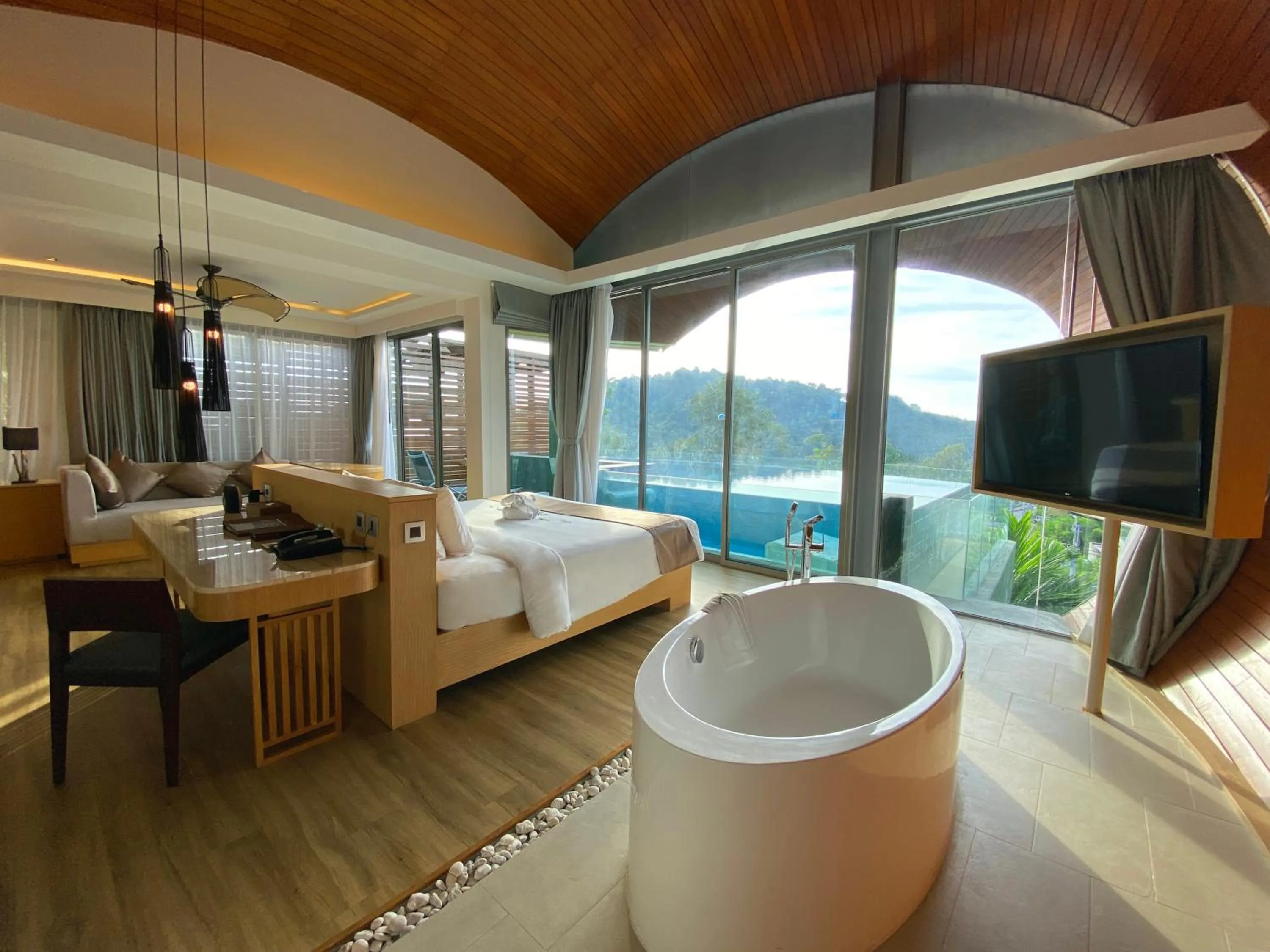 Mountain view, Bed in Crest Resort & Pool Villas - SHA Extra Plus