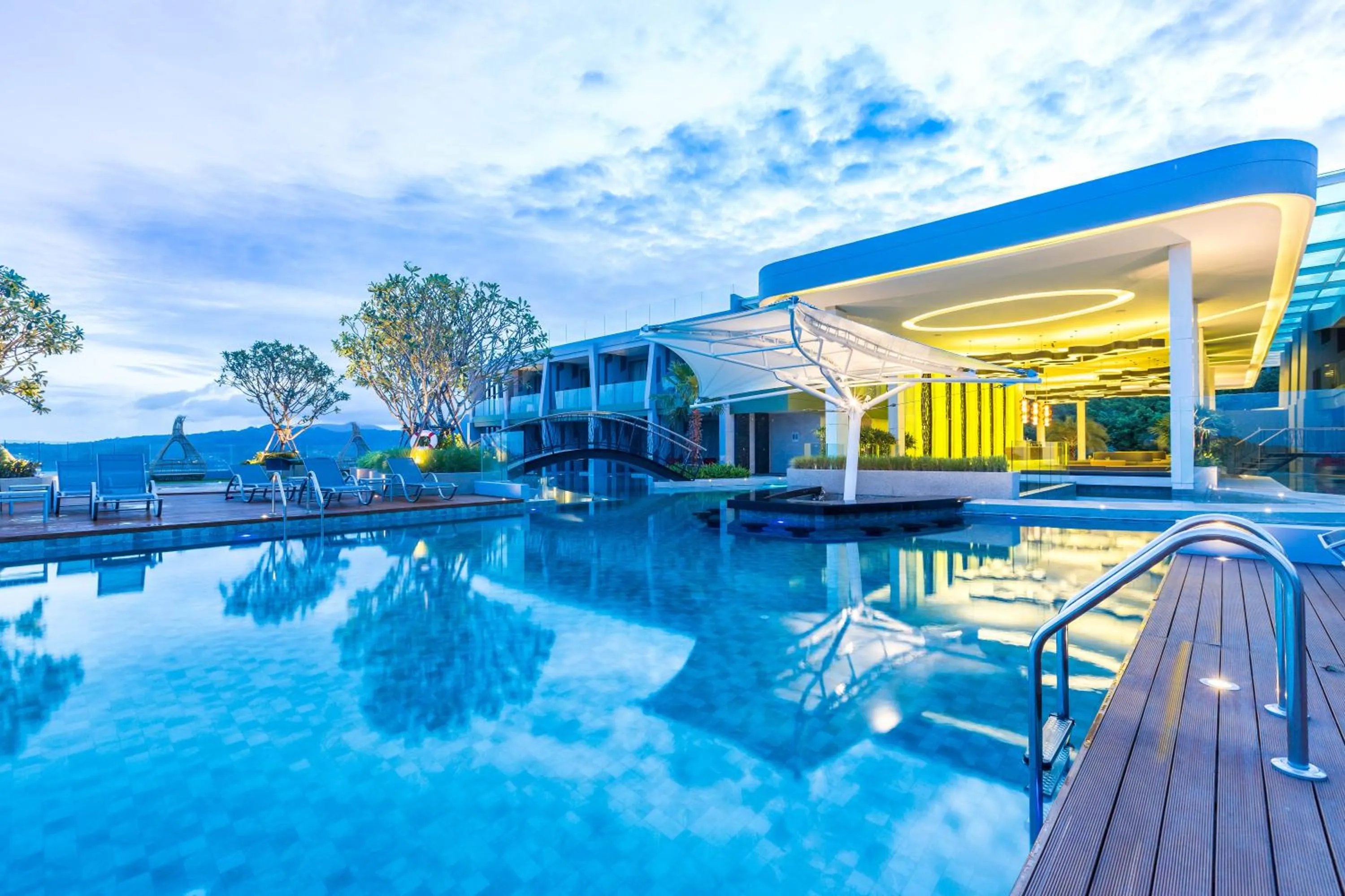 Swimming pool in Crest Resort & Pool Villas - SHA Extra Plus