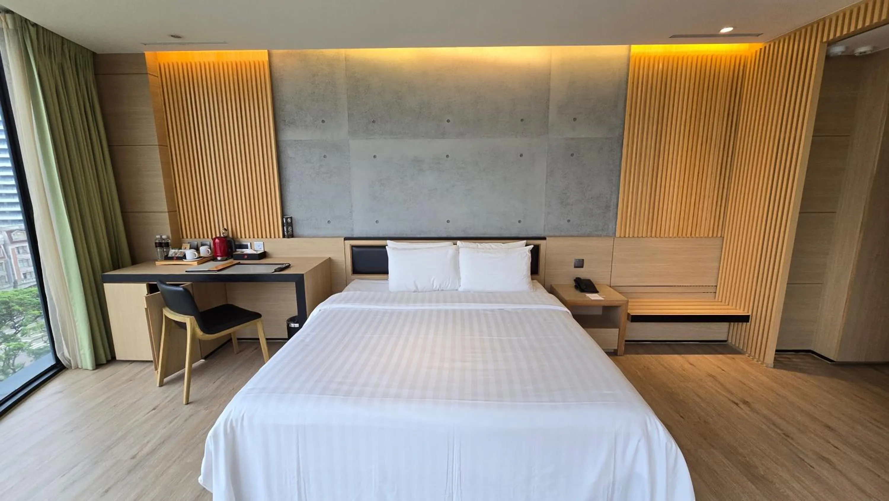 Photo of the whole room, Bed in Hotel R14