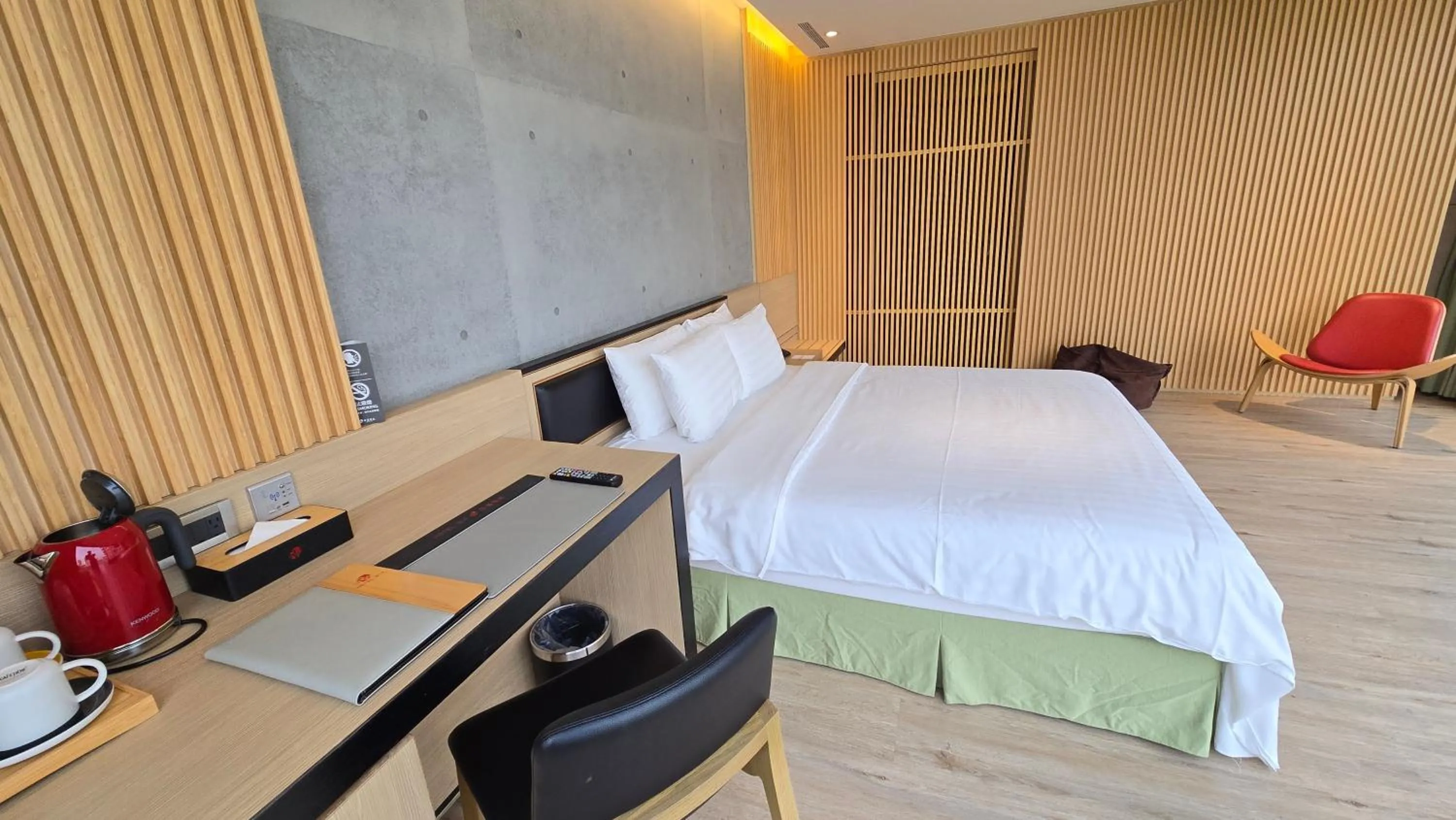 Photo of the whole room, Bed in Hotel R14