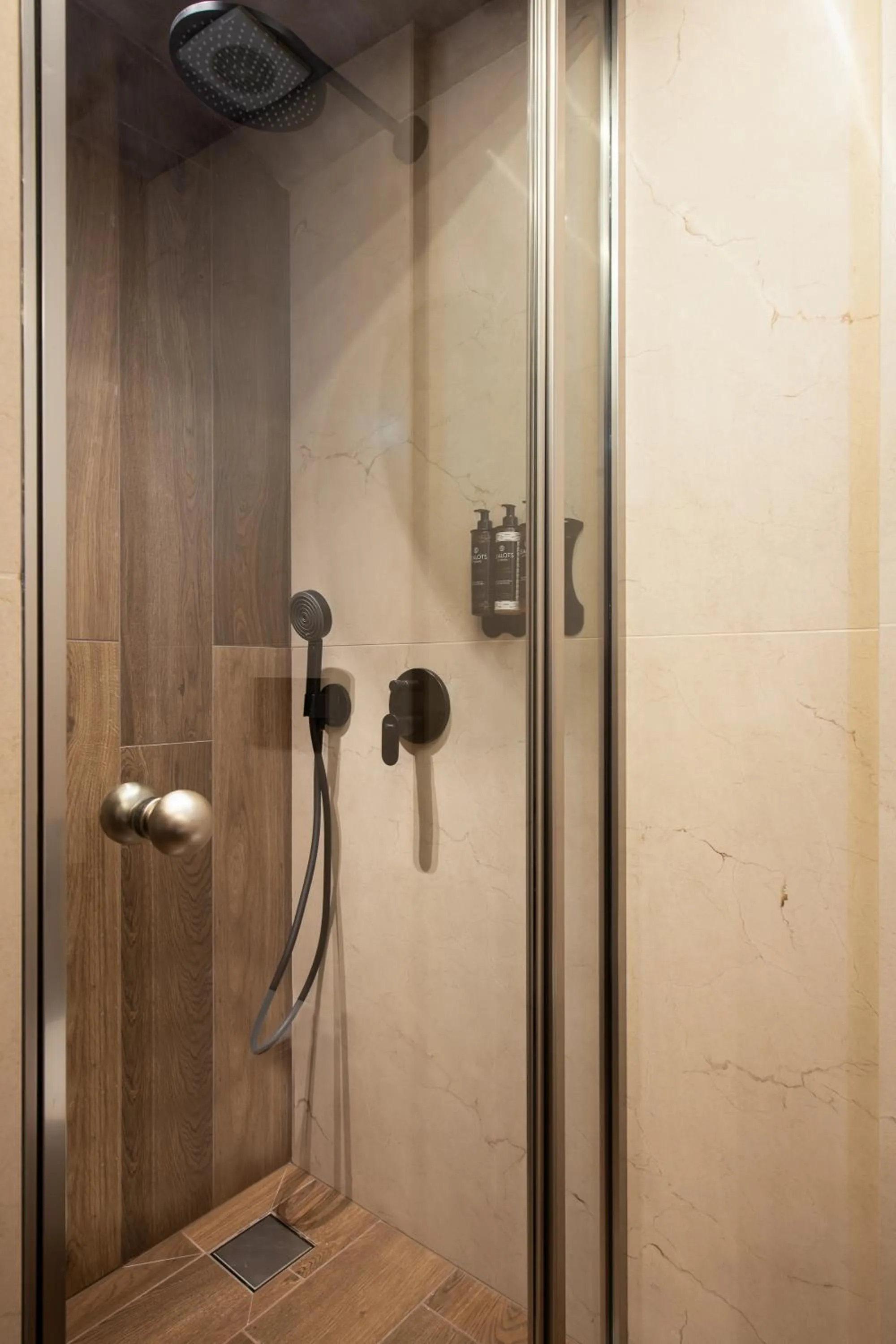 Shower in Tsikeli Boutique Hotel Meteora - Adults Friendly