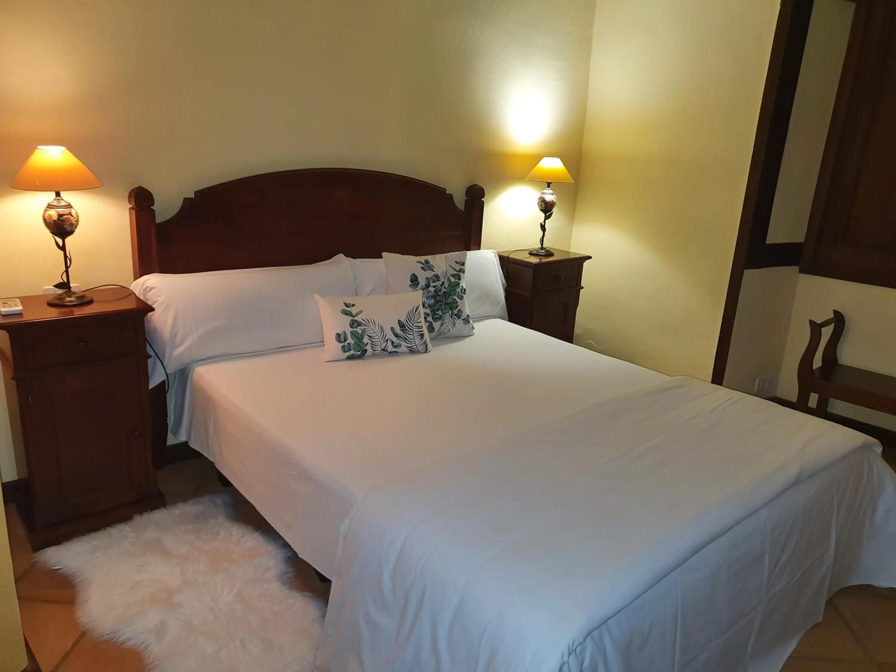 Bed in Hotel Rural La Raya 1866