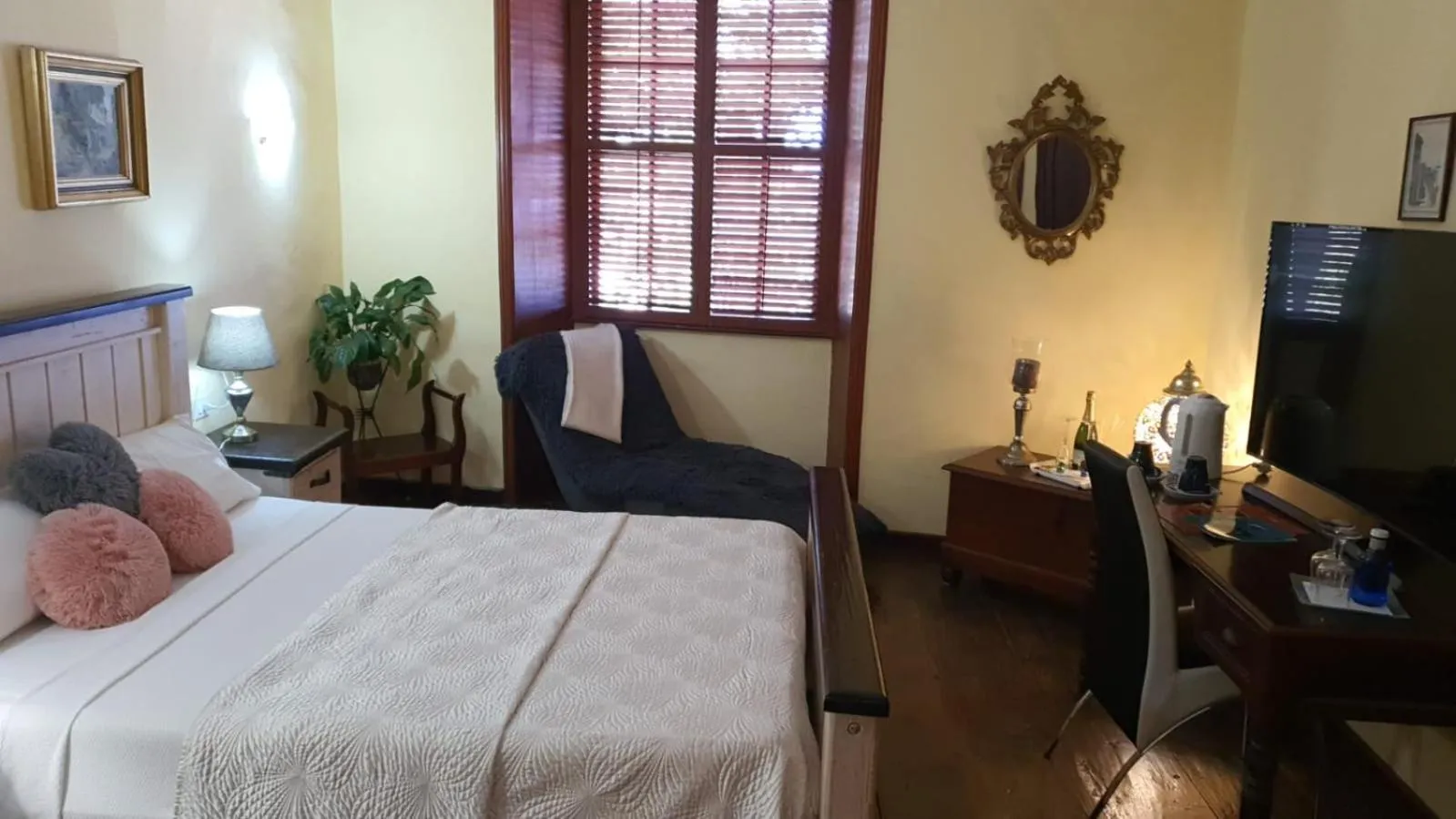 Bed in Hotel Rural La Raya 1866