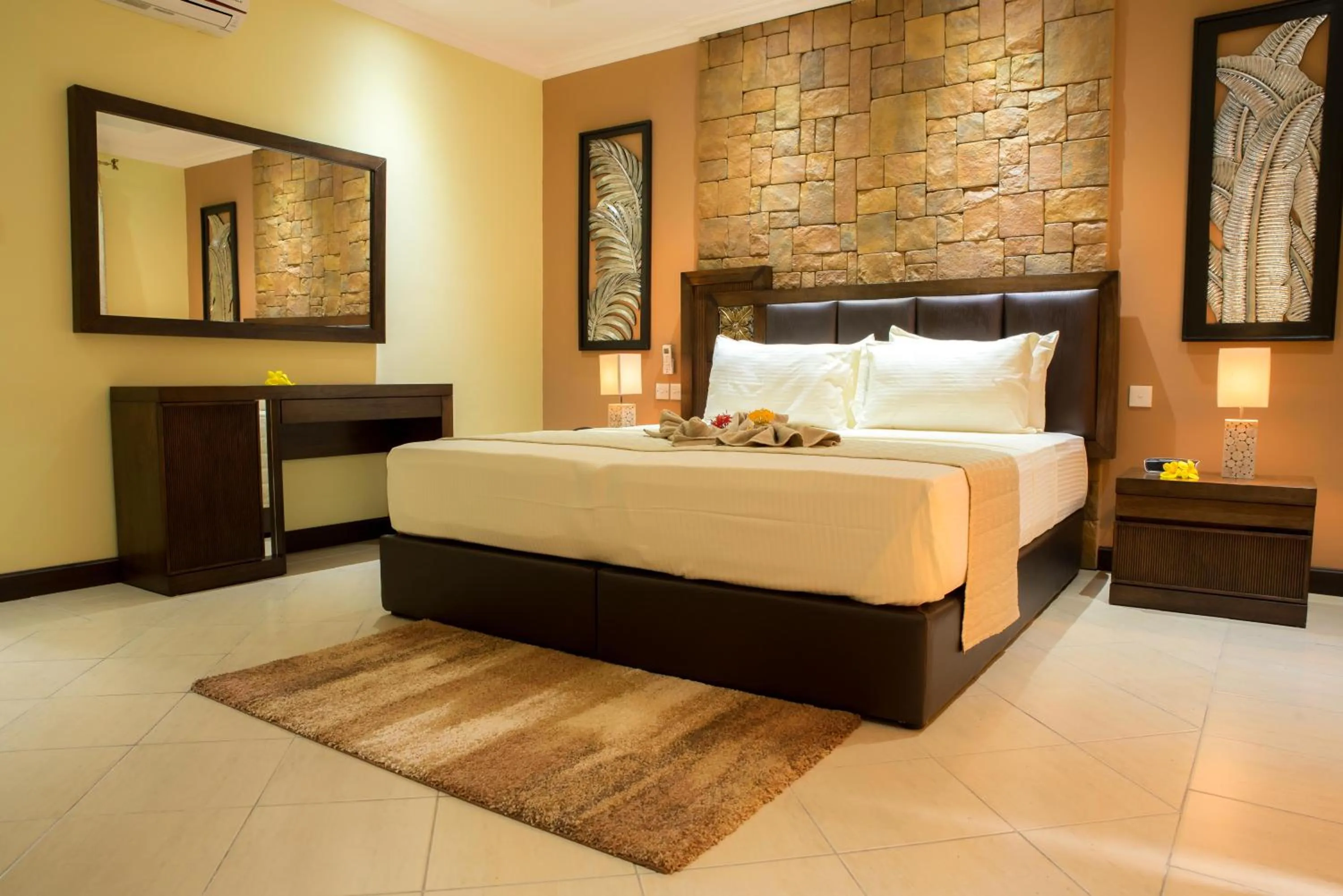 Bed in Oasis Hotel Restaurant & Spa