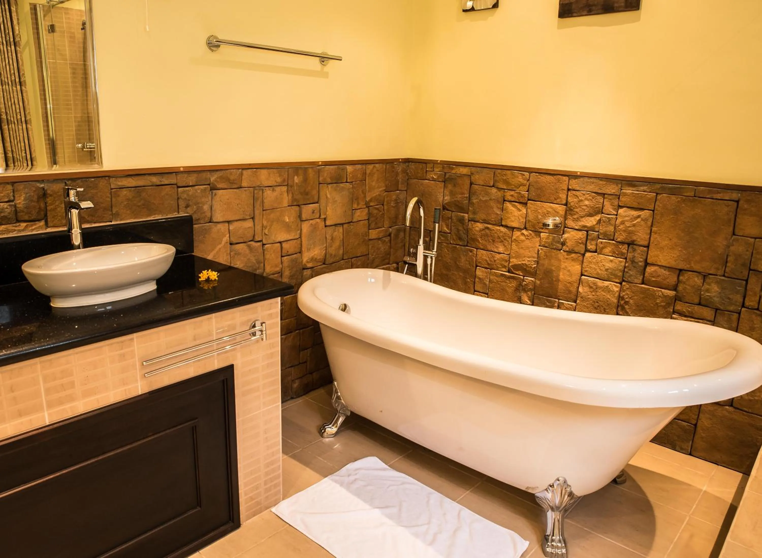 Bathroom in Oasis Hotel Restaurant & Spa