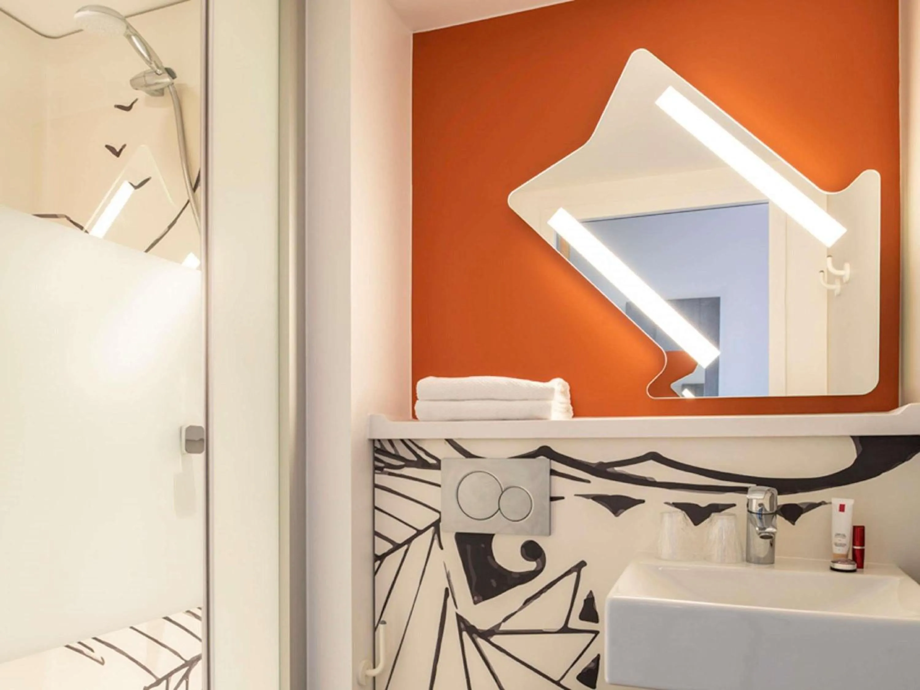 Bedroom in Ibis Budget Strasbourg Centre Gare