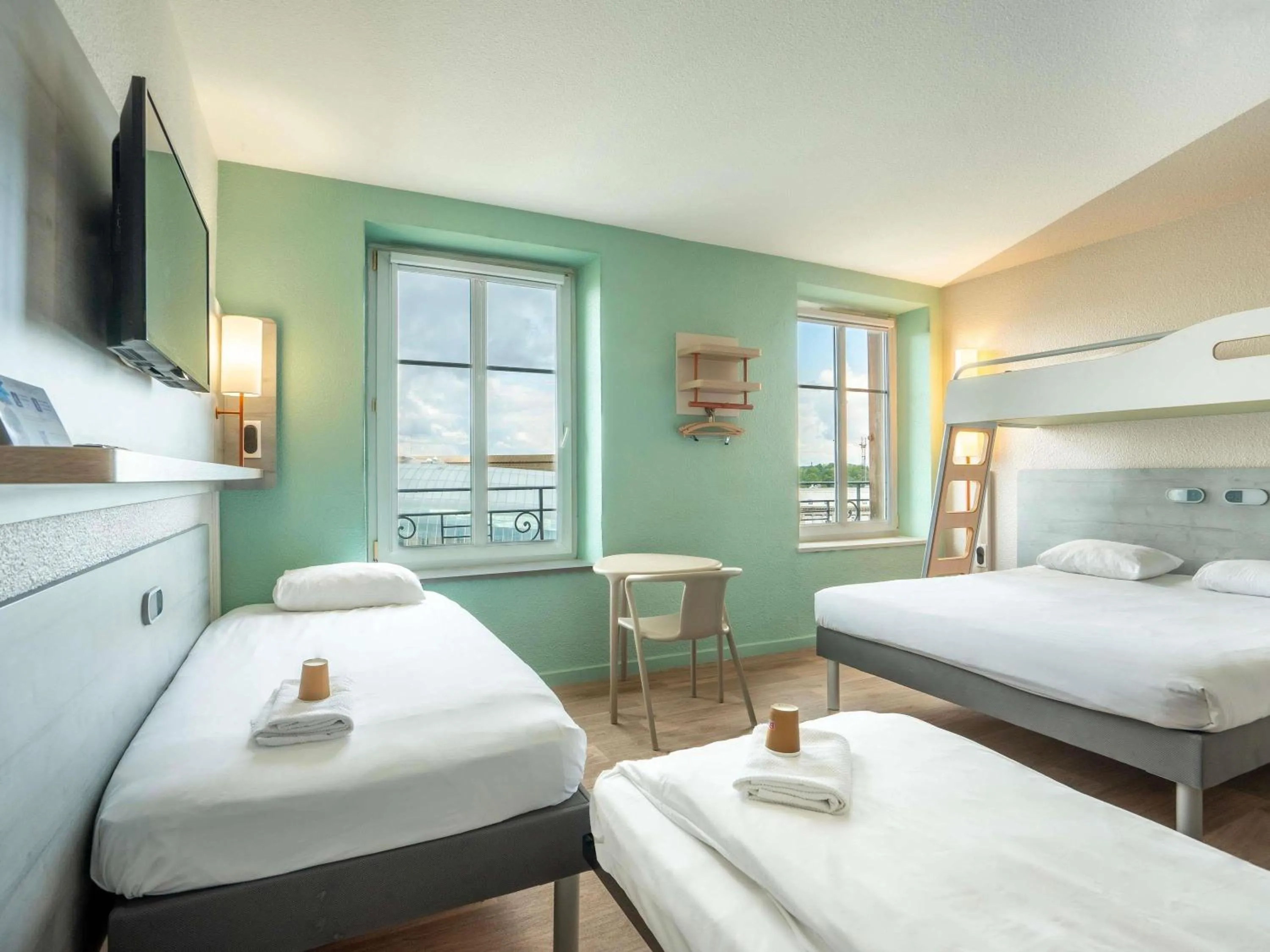 Bedroom, Bed in Ibis Budget Strasbourg Centre Gare