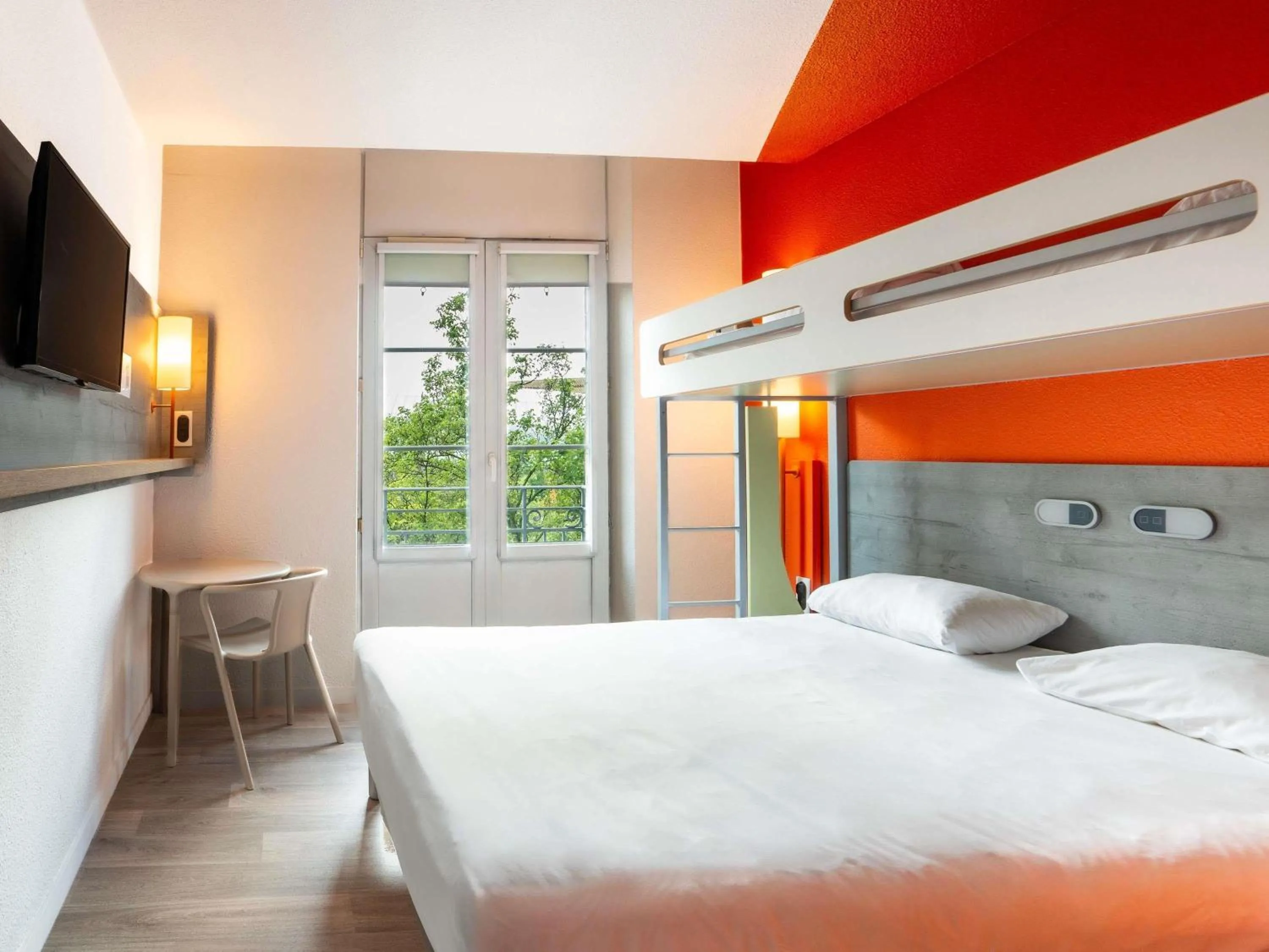 Bedroom, Bed in Ibis Budget Strasbourg Centre Gare