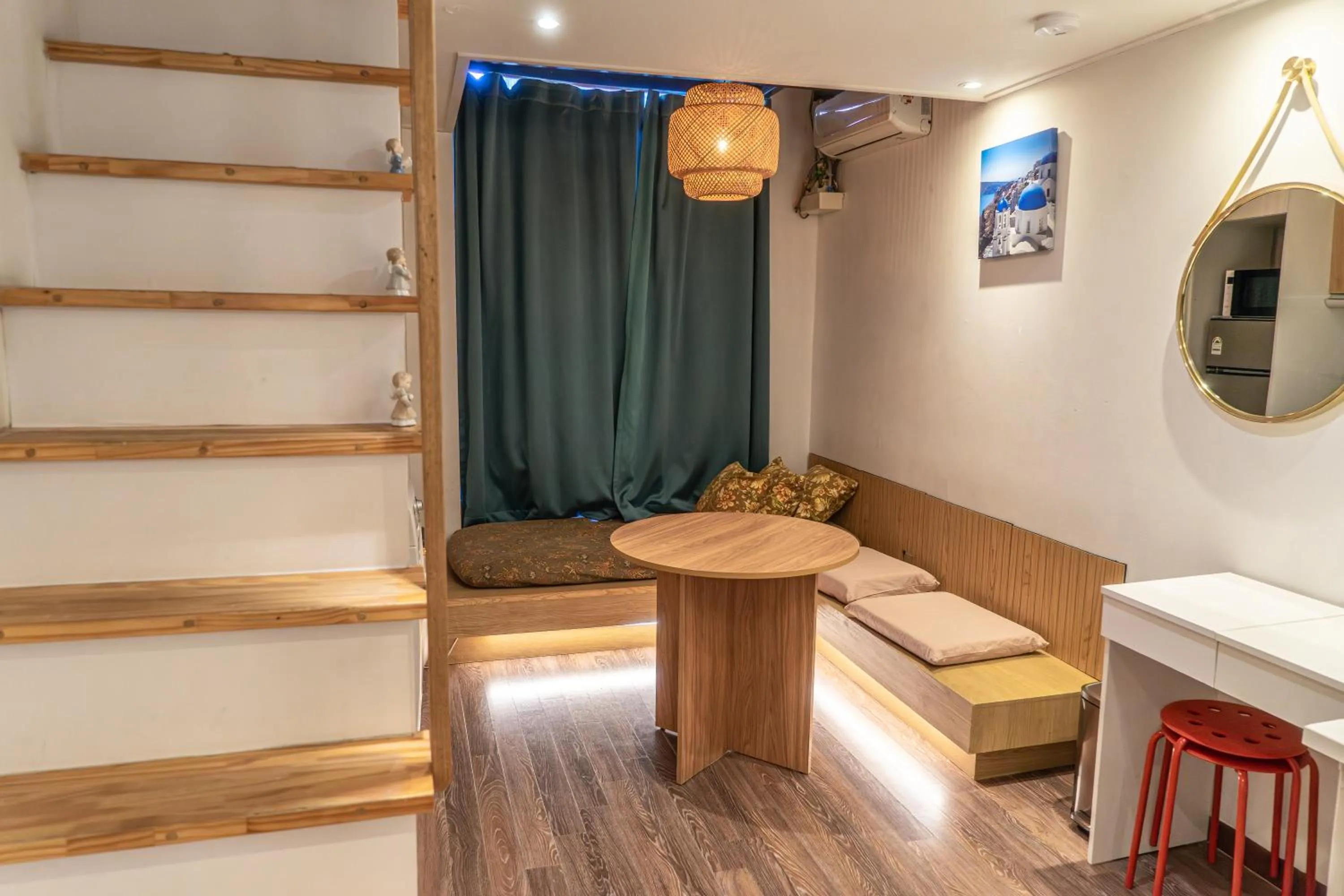 Myeongdong Artmonstay