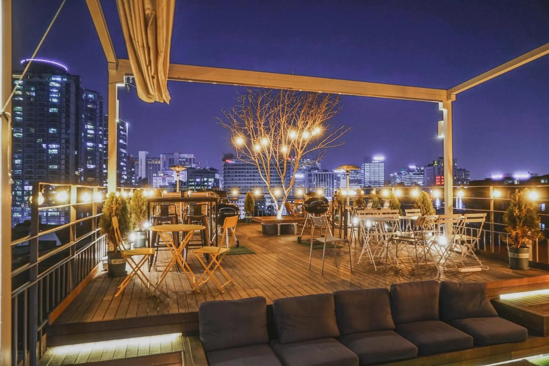 Myeongdong Artmonstay