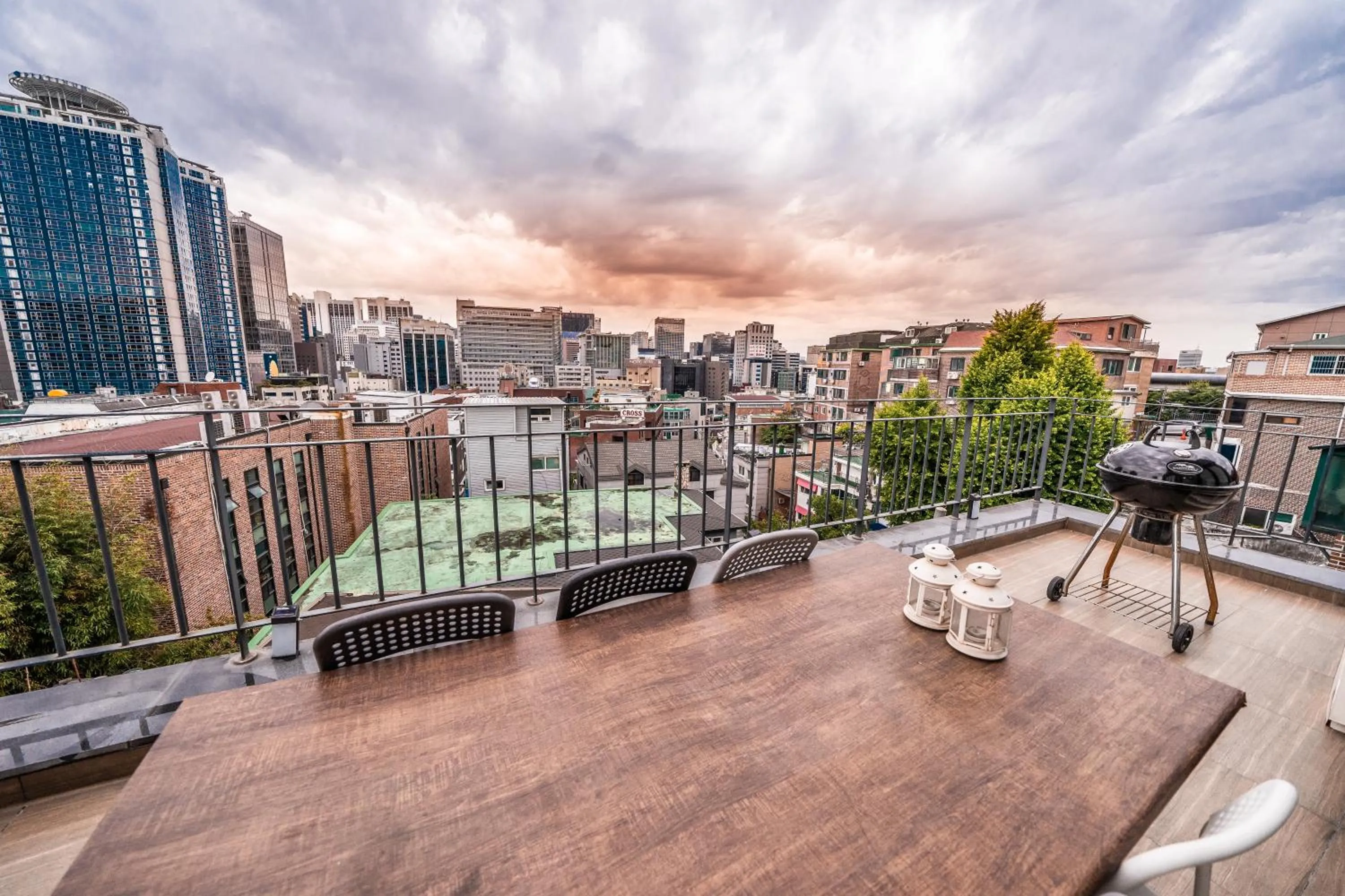 Myeongdong Artmonstay