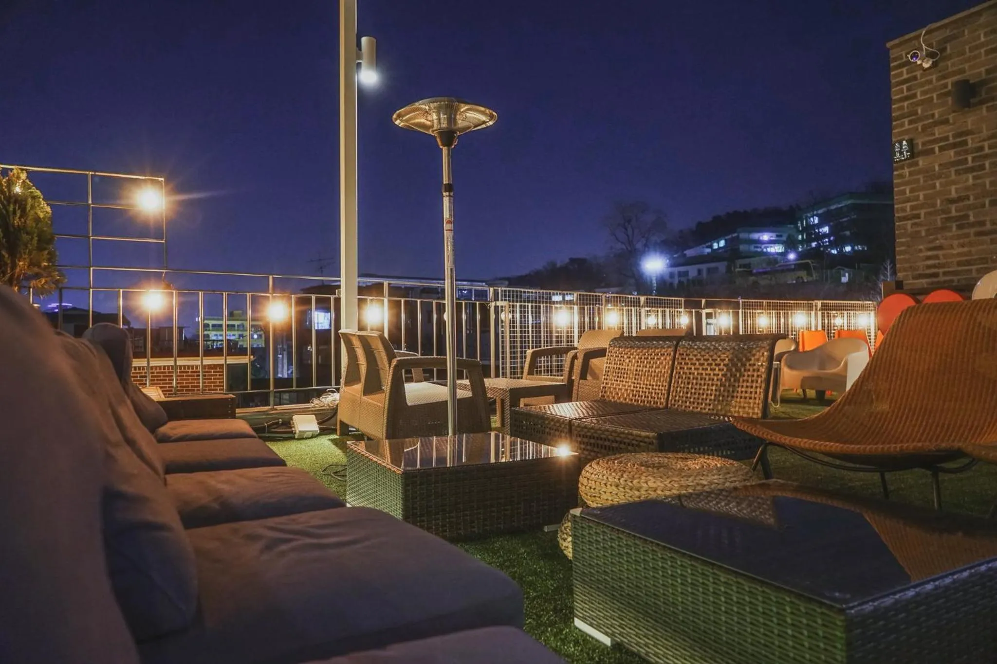 Myeongdong Artmonstay