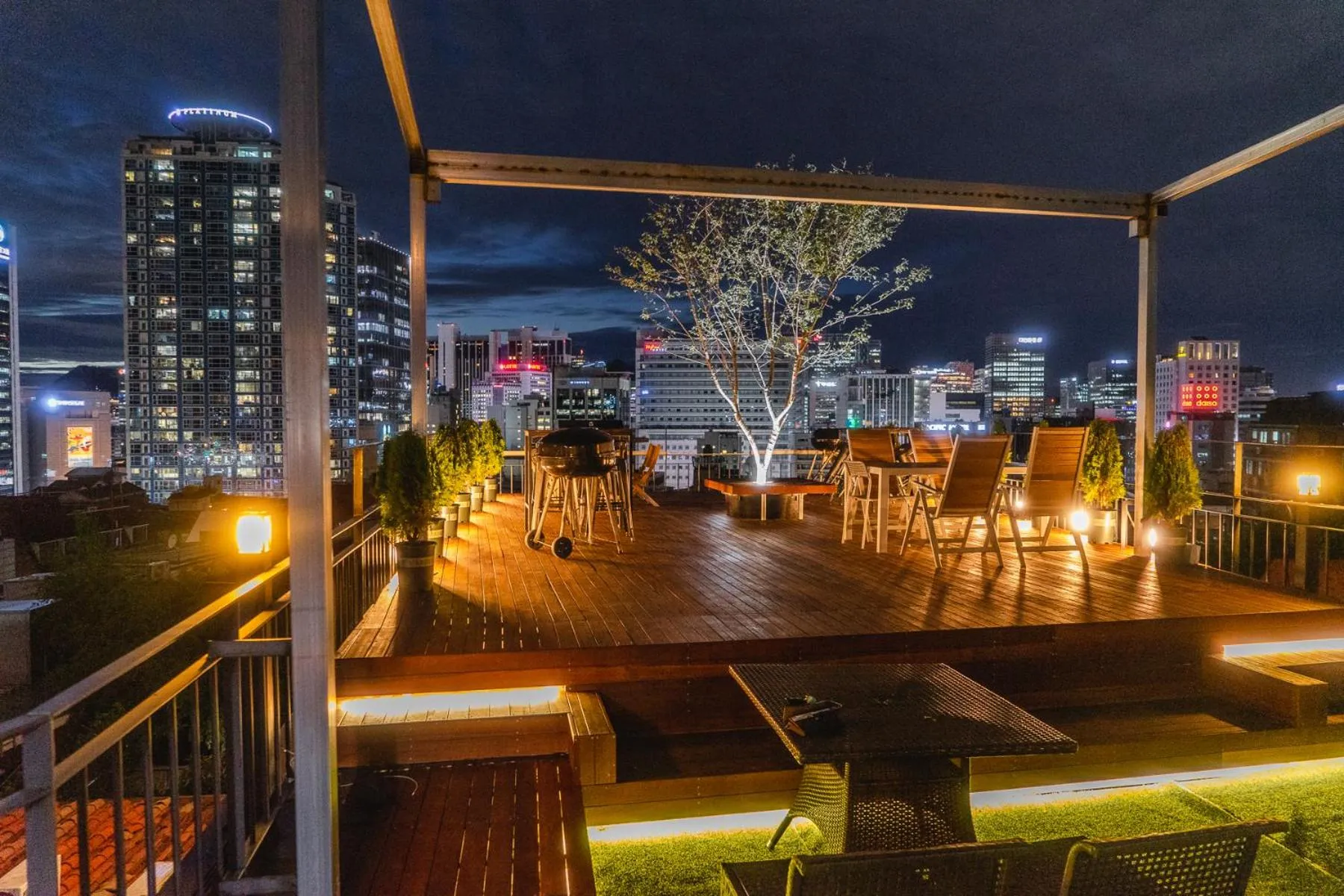 Myeongdong Artmonstay