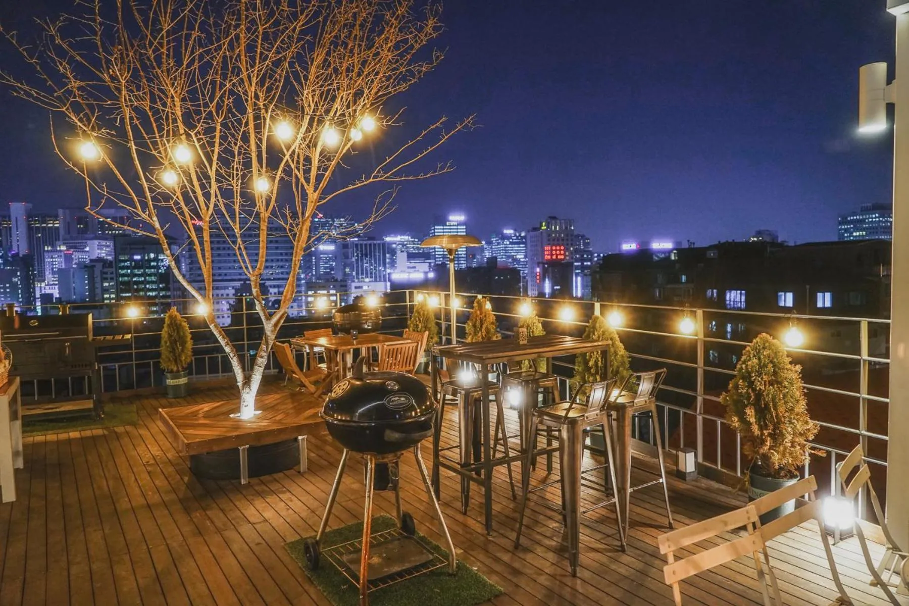 Myeongdong Artmonstay