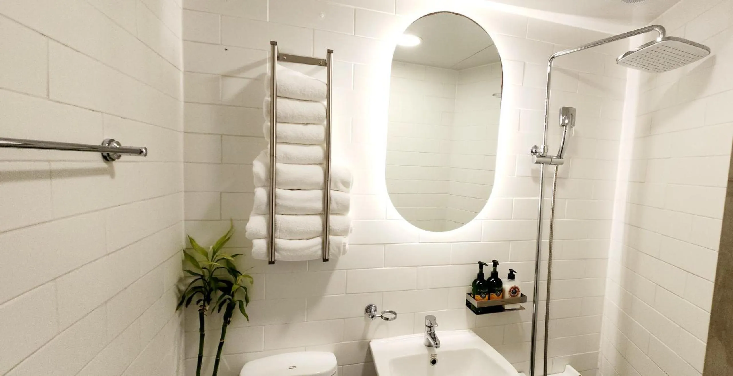 Myeongdong Artmonstay