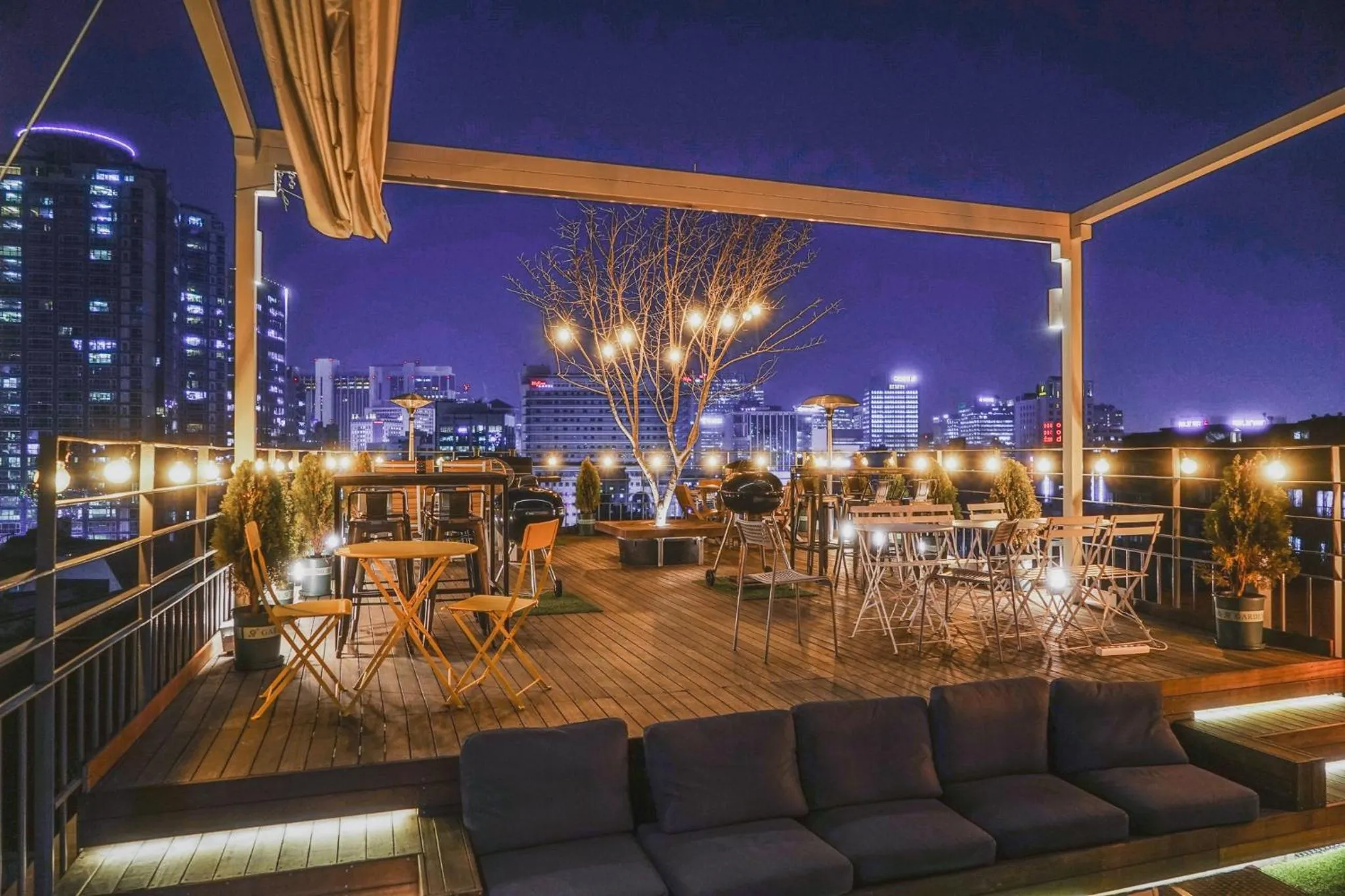 Myeongdong Artmonstay