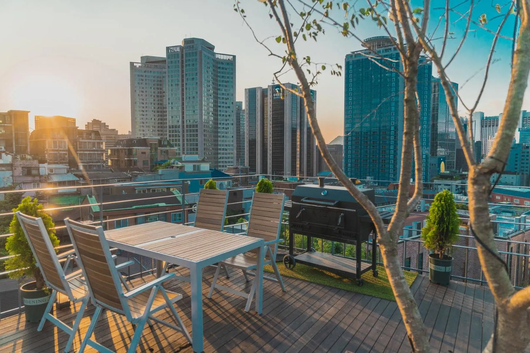 Myeongdong Artmonstay